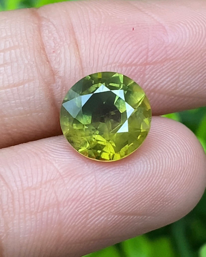 พลอย บุษราคัม Yellow Sapphire 4.61 กะรัต (Cts.) พลอยแท้ อัญมณีมงคลประจําวันเกิด เครื่องประดับพลอย