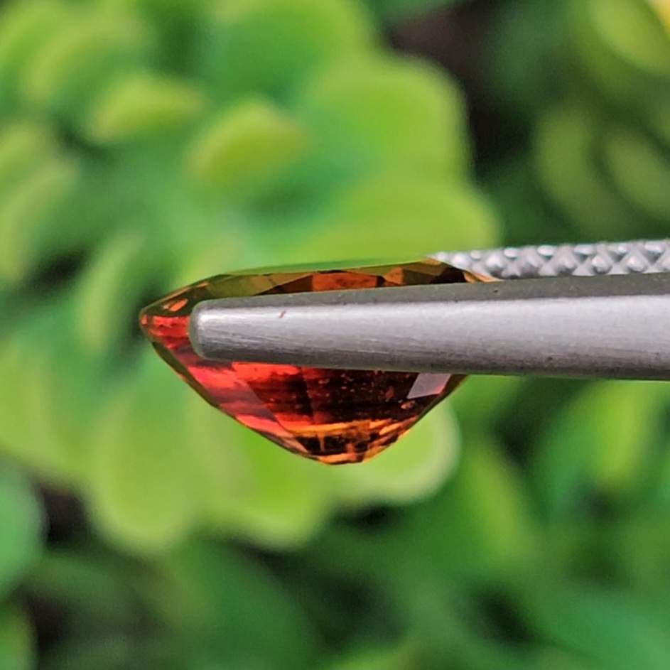 พลอย สเปสซาร์ไทต์ Spessartite Garnet 2.35 กะรัต Cts. พลอยแท้ อัญมณีมงคลประจําวันเกิด เครื่องประดับพลอย