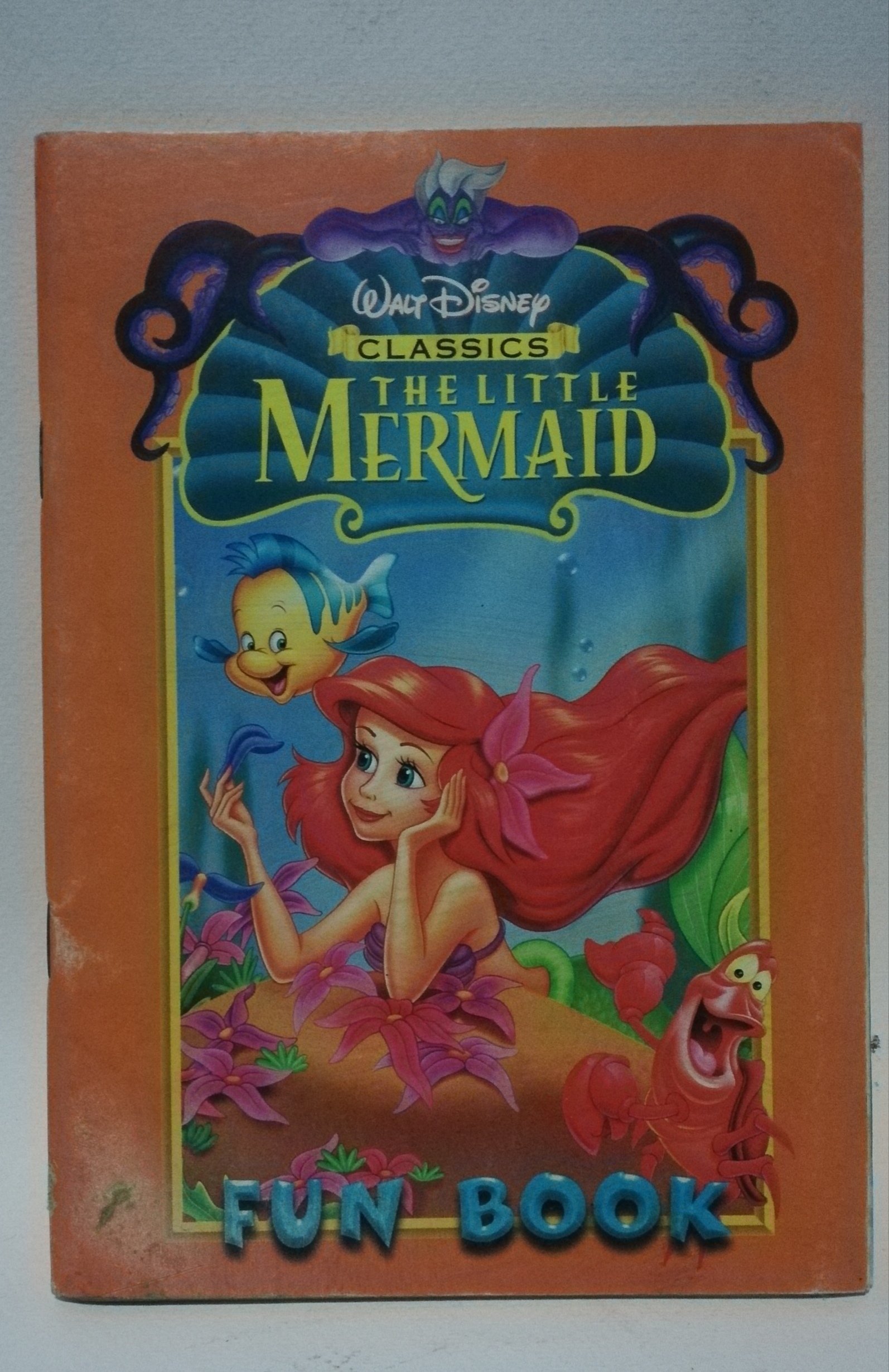มีหลายภาพ, มีตำหนิ โปรดดูทุกภาพ, สมุดภาพเจ้าหญิงเงือกน้อยแอเรียล, the Little Mermaid ขนาด 19 cm, เป็นสมุดภาพการ์ด ที่คั่นหนังสือ ป้ายสมุดโทรศัพท์การ์ดอวยพรวันเกิดตัวแขวนโทรศัพท์มือถือเป็นกระดาษสแตนดี้และภาพระบายสี เป็นภาพเงือกน้อยแอเรียล Little Mermaid