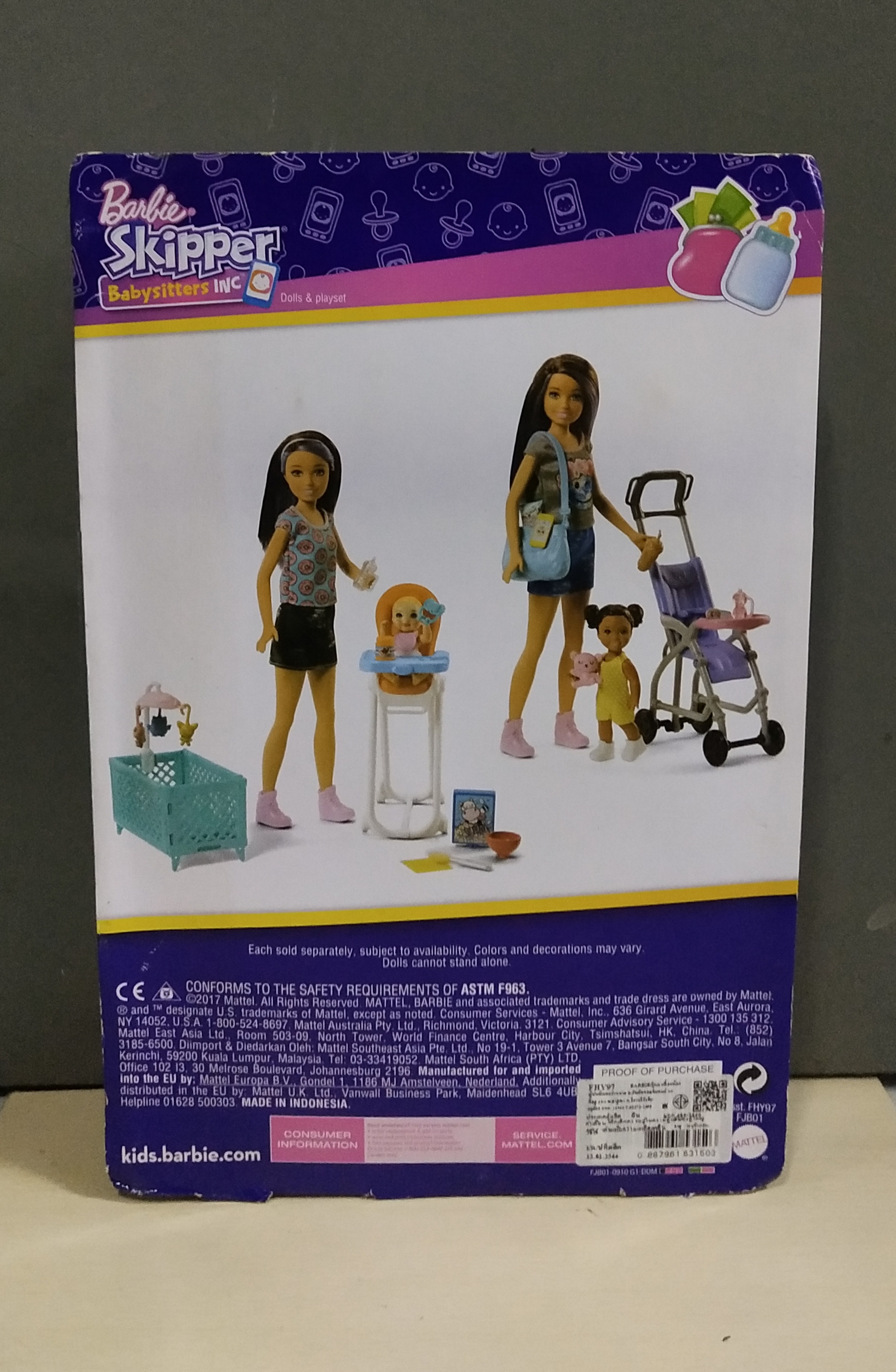 มีหลายภาพ ตุ๊กตาบาร์บี้พี่เลี้ยงเด็ก Barbie Skipper Babysitters Inc. Feeding and Bath-time Playset, featuring Skipper and a small toddler doll """มุมกล่องมีตำหนิ