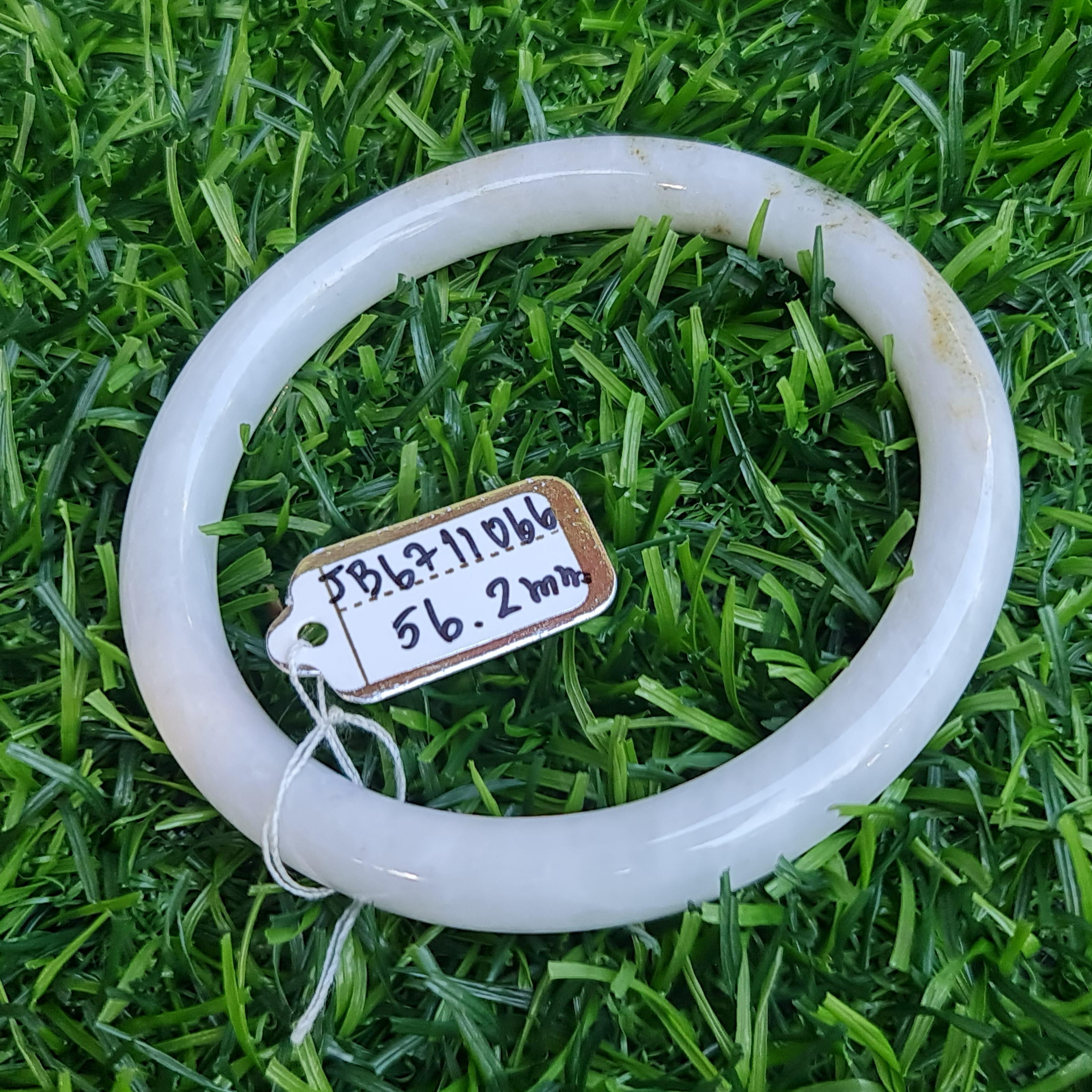 JB6711066 หยก พม่า แท้ Jade กำไลหยก 56.2 มม. (Jadeite bracelet) พม่า (Myanmar)