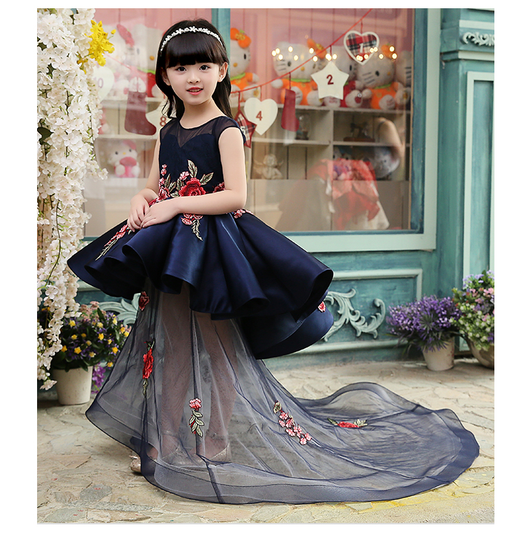 Pre-order ชุดราตรีเด็ก ชุดออกงาน ชุดแฟนซี ชุดกระโปรง สไตล์เจ้าหญิง แขนกุด ผ้าลูกไม้ช่วงอก แต่งดอกไม้ช่วงเอว กระโปรงผ้าไหมดัชเชต ปล่อยชายยาว มีซิปหลัง