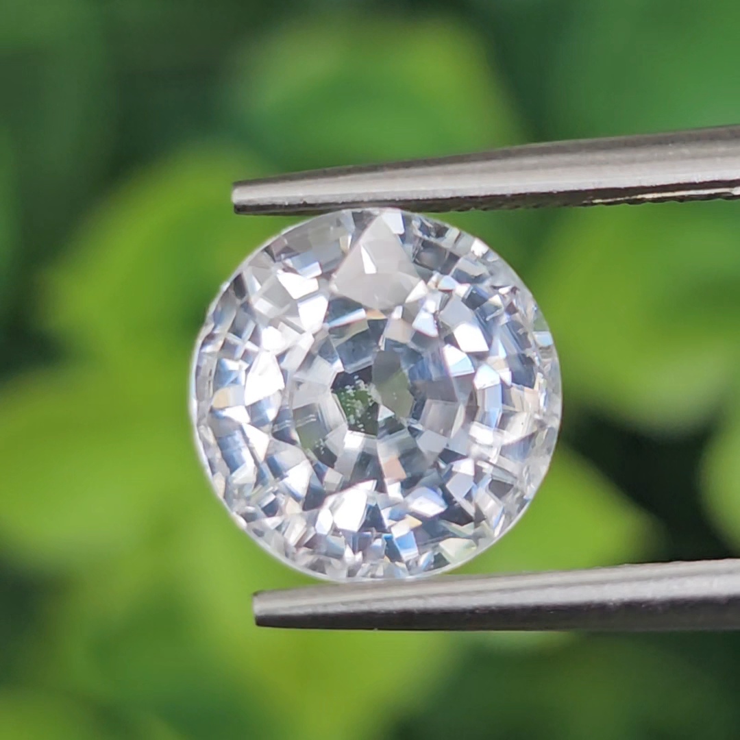 พลอย เพทาย Natural Zircon 4.08 กะรัต (Cts.) พลอยแท้ อัญมณีมงคลประจําวันเกิด เครื่องประดับพลอย