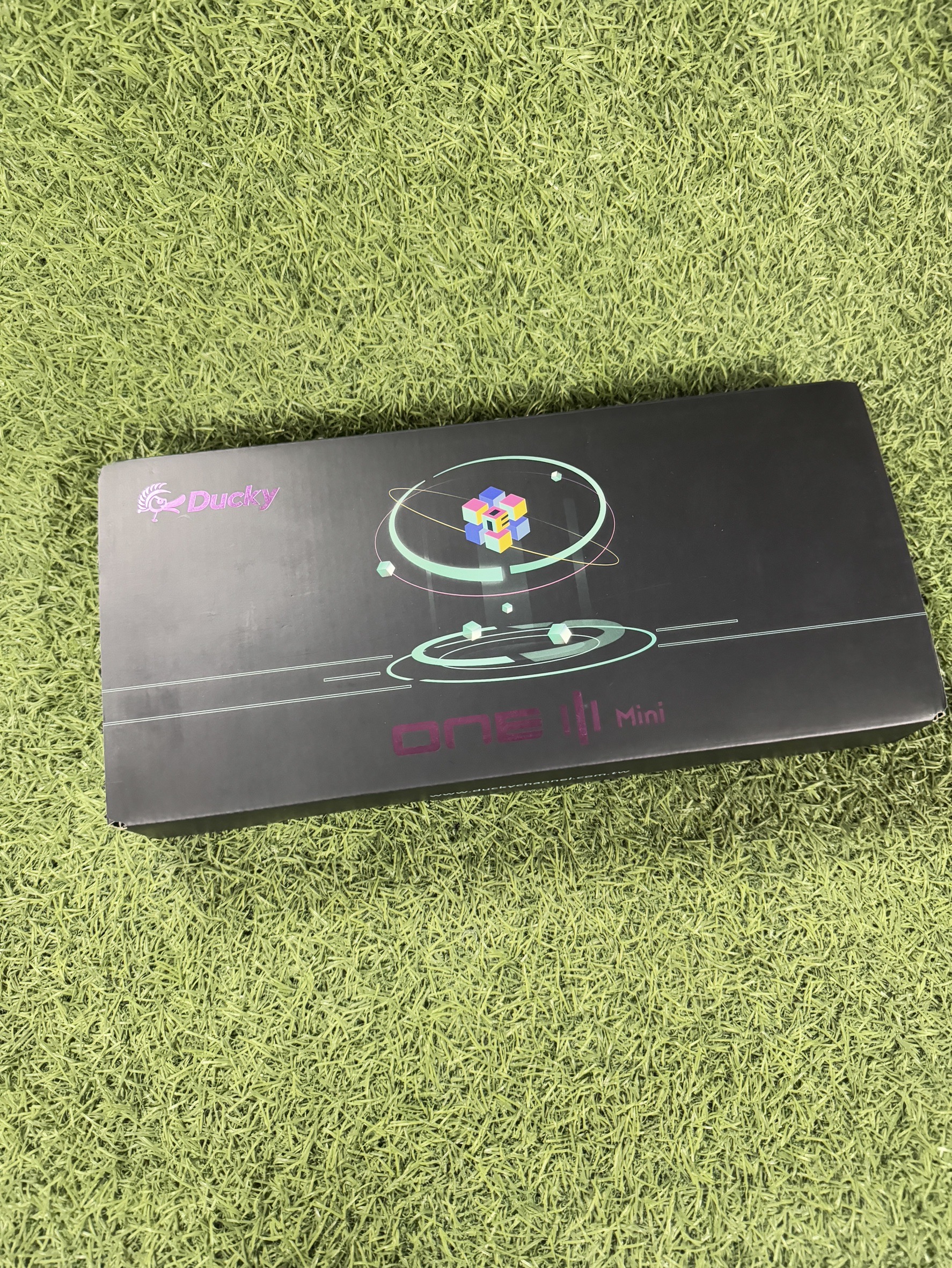 Keyboard Ducky One 2 Mini RGB Keyboard มี 40 ตัว