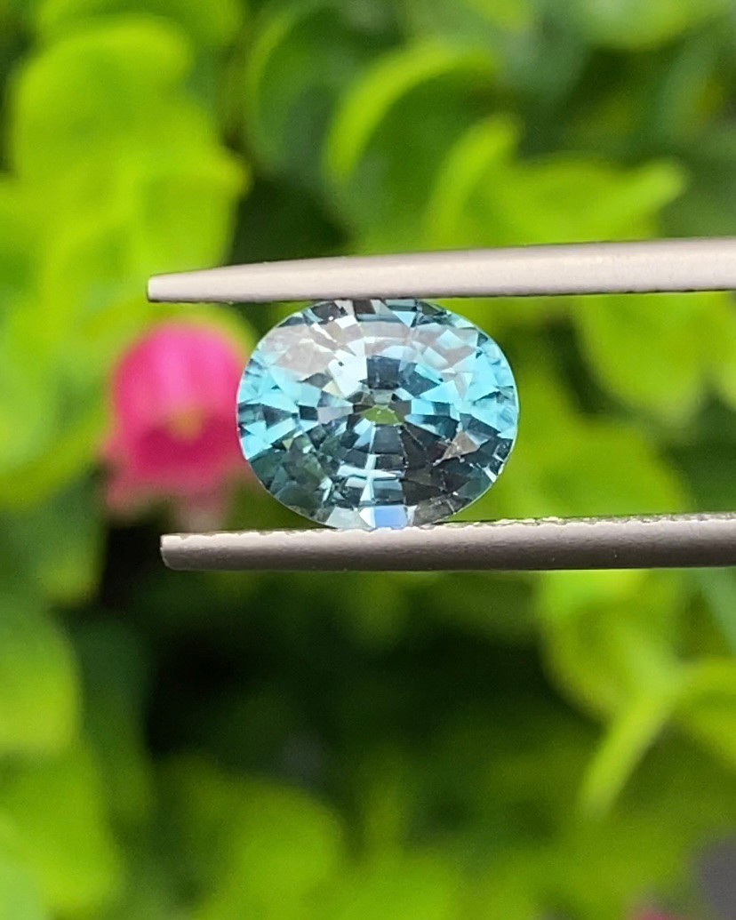 พลอย เพทาย Natural Zircon 2.48 กะรัต (Cts.) พลอยแท้อัญมณีมงคล ประจําวันเกิด เครื่องประดับพลอย