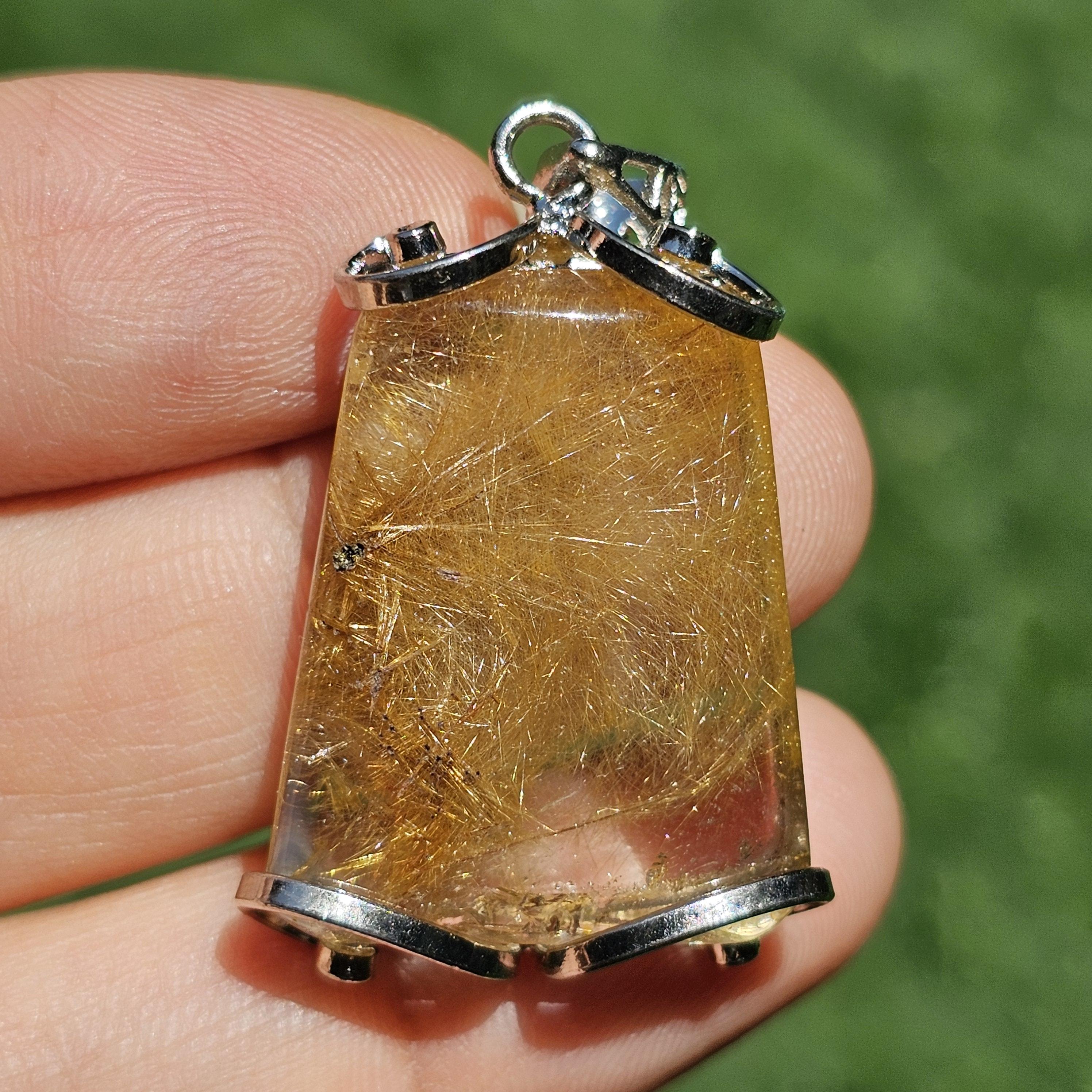 จี้ไหมทอง (Golden Rutilated Quartz) 50.00 กะรัต Cts. พลอยแท้ อัญมณีมงคลประจําวันเกิด เครื่องประดับพลอย