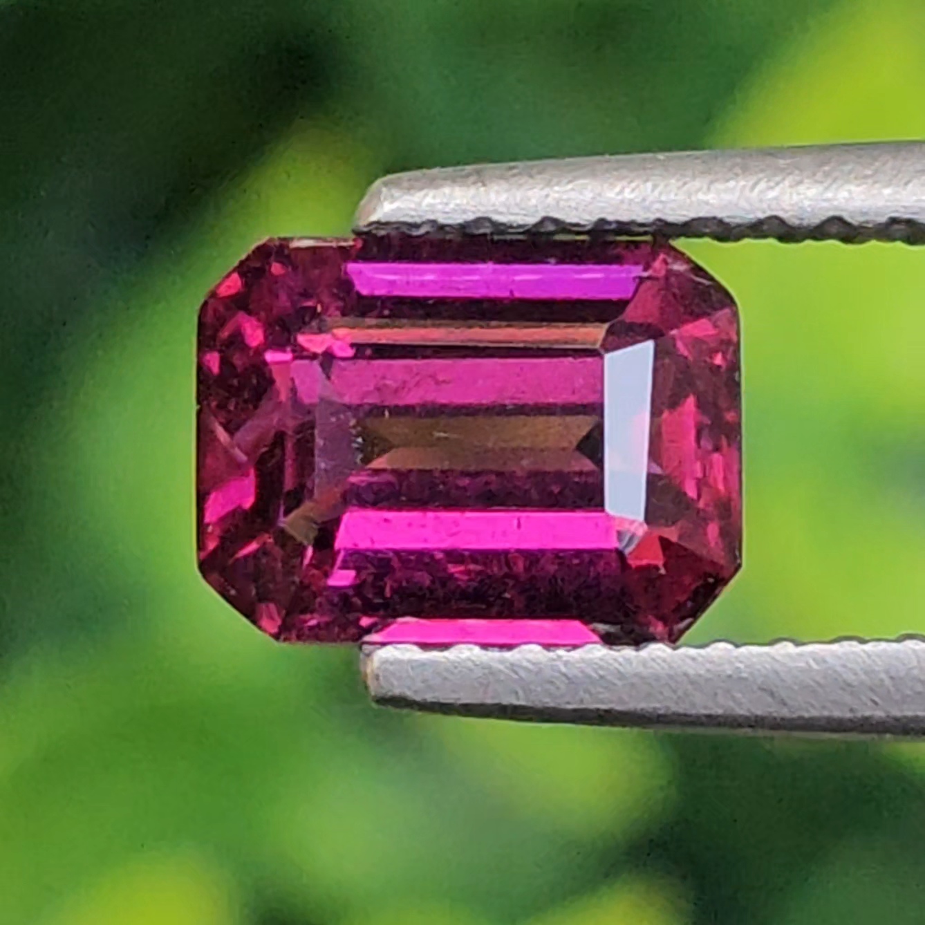 พลอย อุมบาไลต์ การ์เน็ต Umbalite Garnet 1.63 กะรัต (Cts.) ดิบ Unheated พร้อมใบเซอร์ พลอยแท้ อัญมณีมงคลประจําวันเกิด เครื่องประดับพลอย