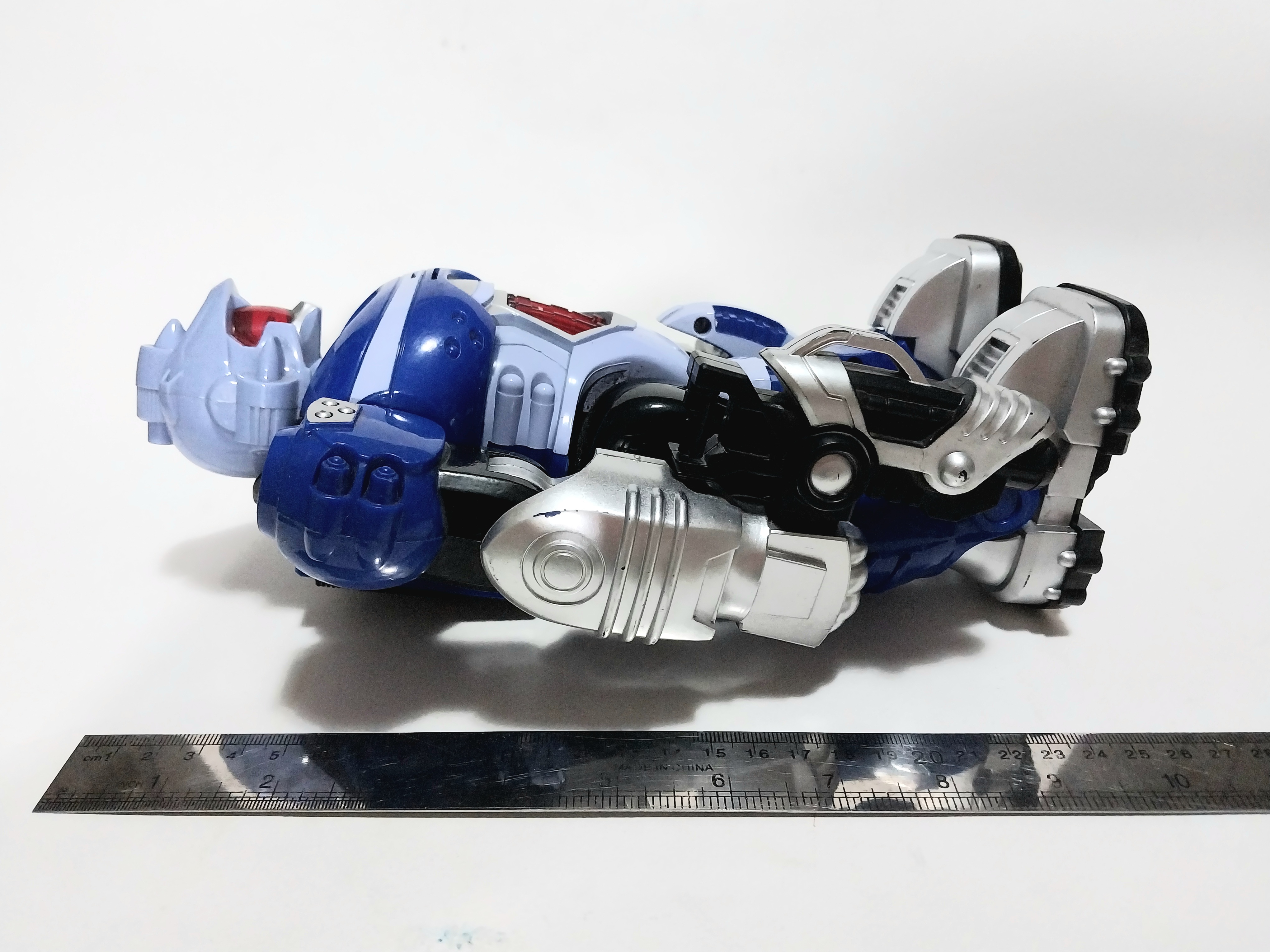 มีหลายภาพ,หุ่นยนต์ของเล่นเก่า ยุค80-90**ระบบไฟไม่ติด ขนาดใหญ่ ประมาณ 10นิ้ว ตามภาพ