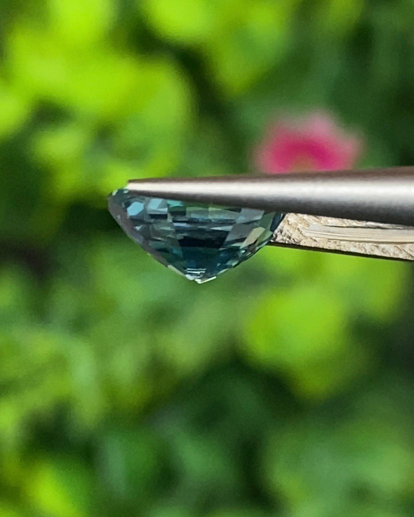 พลอย เพทาย Natural Zircon 2.71 กะรัต (Cts.) พลอยแท้ อัญมณีมงคล ประจําวันเกิด เครื่องประดับพลอย