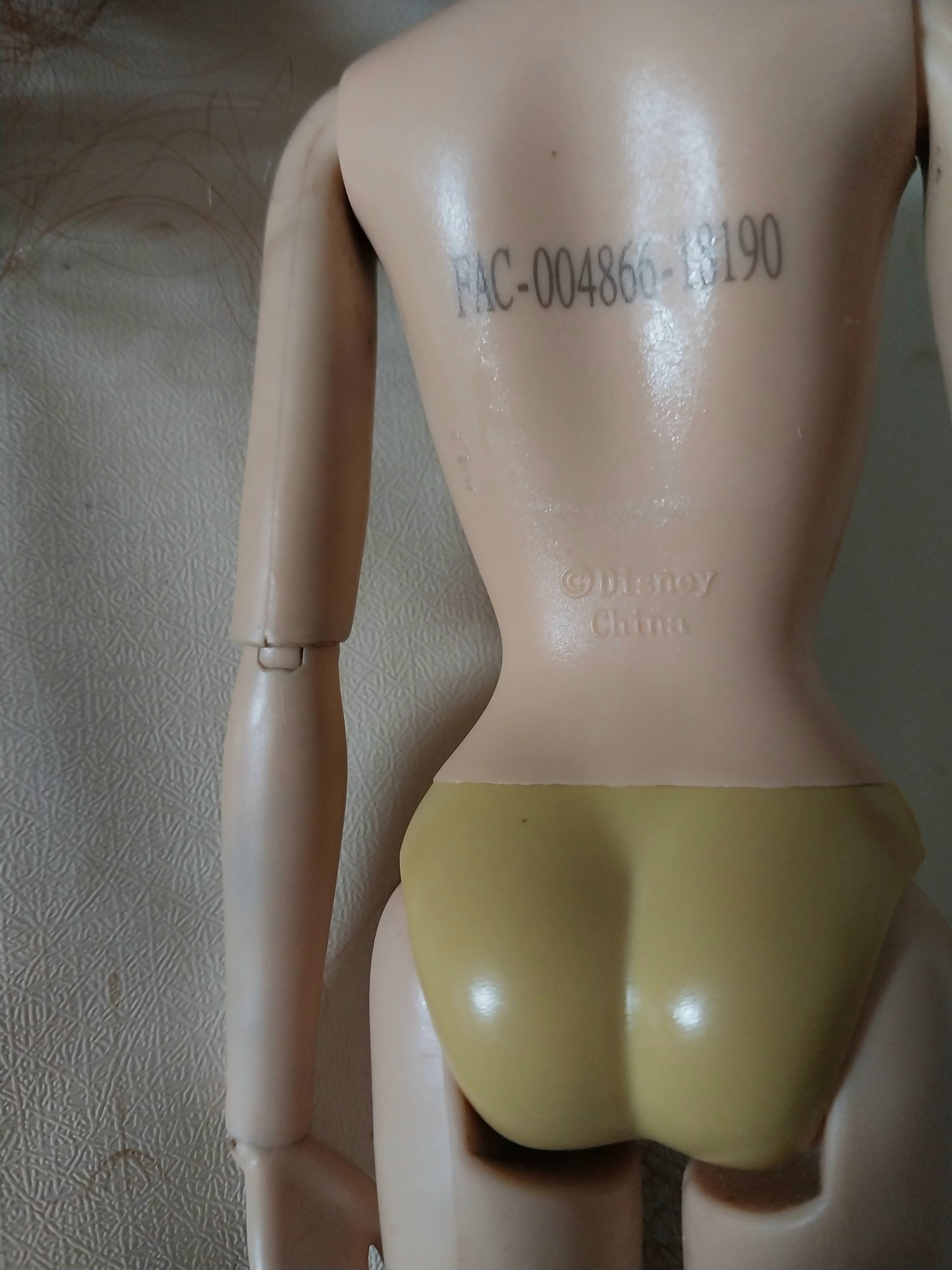 ตำหนิ แขนซ้ายและมือมีรอยสีฟ้า ขามีรอยเปื้อน ตามภาพ,แบลล์ ดิสนีย์ปริ๊นเซส Beauty and the Beast งานแท้ Disney China แขนข้อต่อ ขายาง