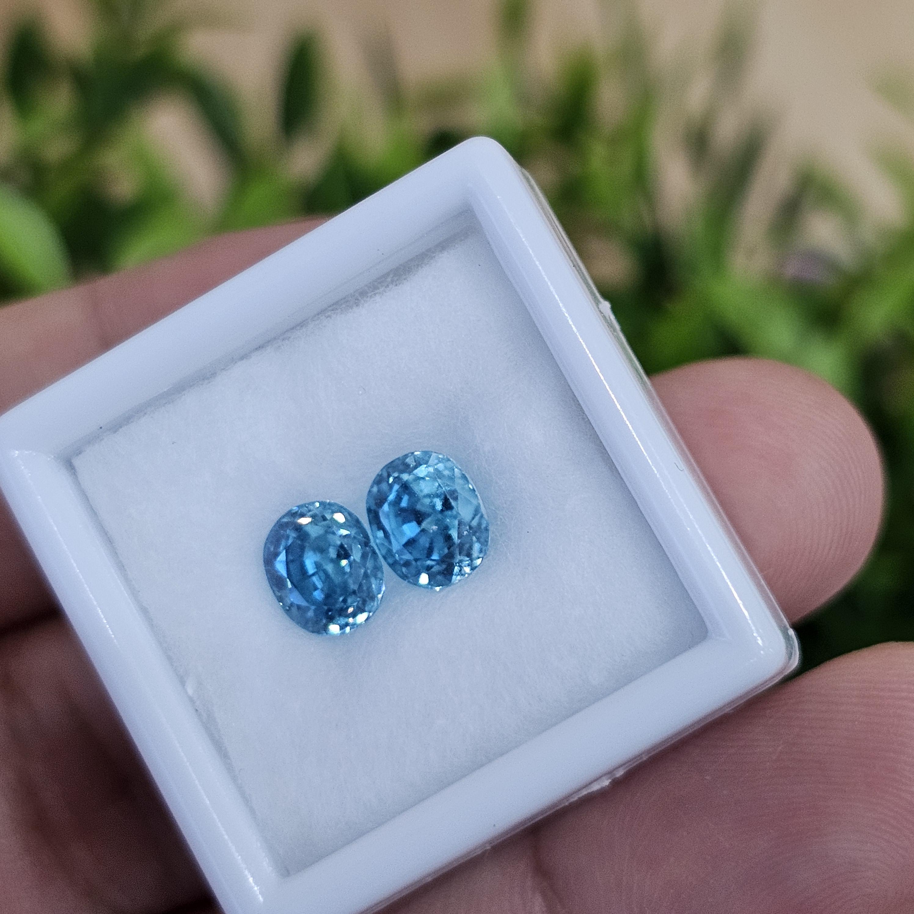พลอย เพทาย Natural Zircon 4.34 กะรัต (Cts.) 2 เม็ด (2Pcs.) พลอยแท้อัญมณีมงคล ประจําวันเกิด เครื่องประดับพลอย