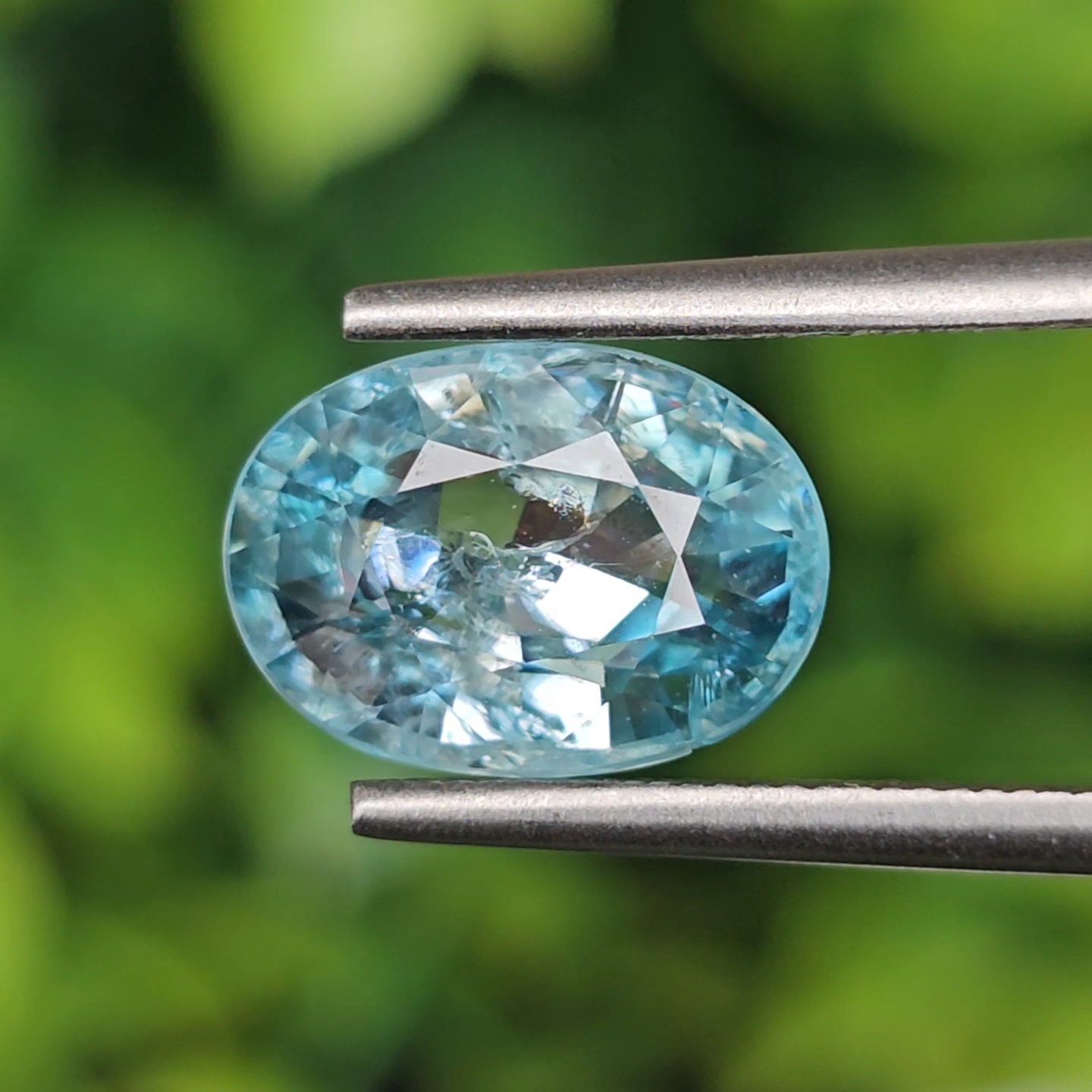 พลอย เพทาย (Zircon) 4.26 กะรัต (Cts.) พลอยแท้ อัญมณีมงคลประจําวันเกิด เครื่องประดับพลอย