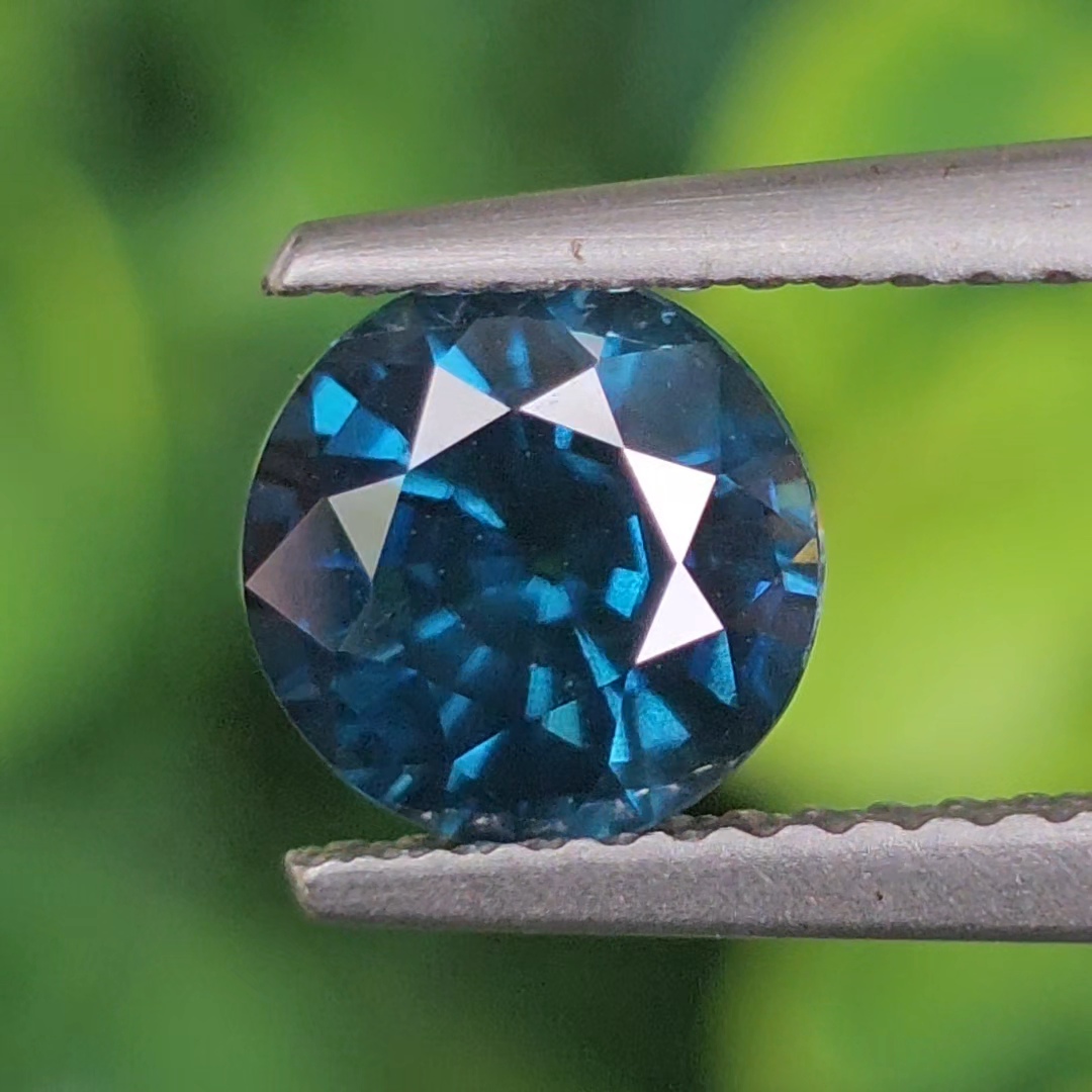 พลอย เพทาย Natural Zircon 1.93 กะรัต (Cts.) พร้อมใบเซอร์ พลอยแท้อัญมณีมงคล ประจําวันเกิด เครื่องประดับพลอย