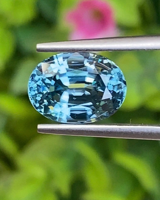 พลอย เพทาย (Zircon) 3.78 กะรัต (Cts.) พลอยแท้ อัญมณีมงคลประจําวันเกิด เครื่องประดับพลอย