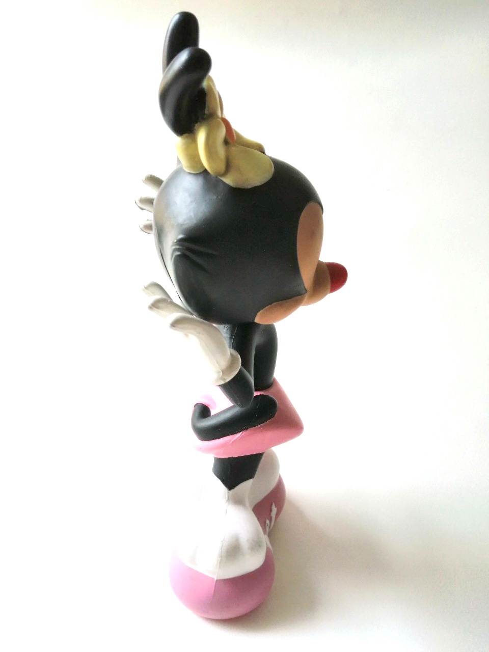 ขวดแชมพูฟิกเกอร์ Dot แคแรคเตอร์คลาสสิคเก่าแก่ของ ดิสนีย์ ขนาดใหญ่กว่า 30 ซม. เป็นงานเนื้อซอฟ ทำสีสำเร็จ ไม่มีแชมพูแล้ว ขายเป็นงานฟิกเกอร์ตั้งโชว์