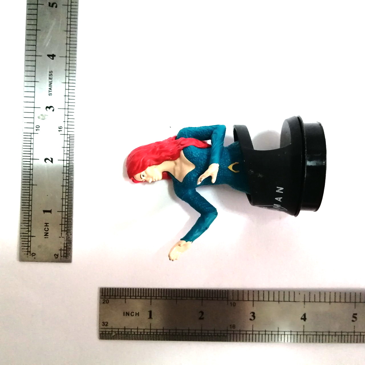 ท๊อปเปอร์แก้วน้ำ นางเอก เมร่า จากเรื่อง อควอแมน เครือ EGV สูงราวกว่า 4 นิ้ว ไม่มีฐานแก่วน้ำ สภาพดีชิ้นส่วนครบ