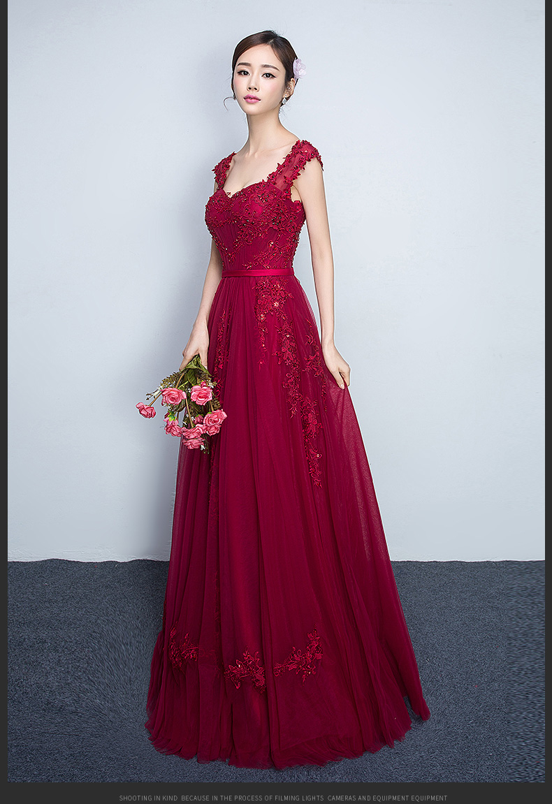 Pre-order ชุดราตรียาว ผ้าตาข่าย แขนกุด แต่งลูกไม้ สีแดง ปักดิ้นด้วยเพชร มุก สวย สง่า เรียบหรู