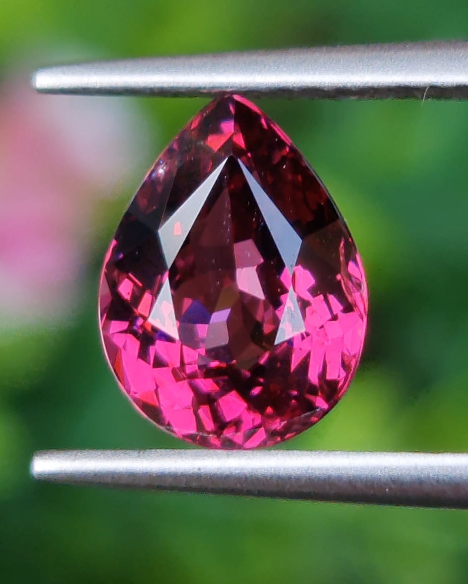 พลอย ชมพู พิ้งค์ ทัวร์มารีน (Pink Tourmaline) 2.72 กะรัต (Cts.) อัญมณีมงคลประจําวันเกิด เครื่องประดับพลอย