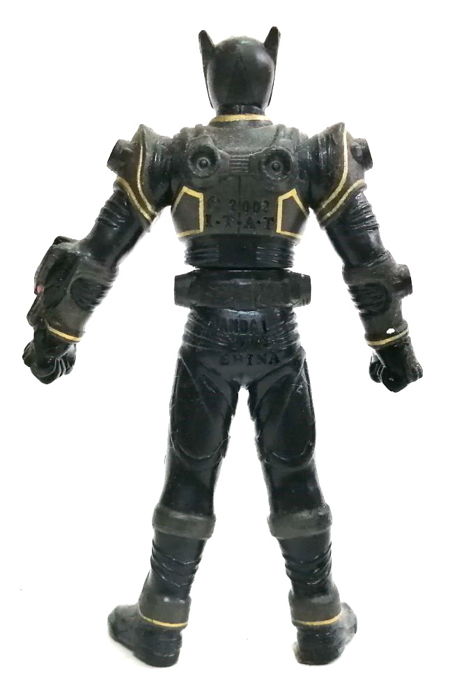 ซอฟขนาดเล็ก ไรเดอร์ริวงะ Masked Rider Ryuga ไรเดอร์ตัวร้ายจากคาเมนไรเดอร์ริวคิ Ryuki เป็นซอฟของ.Bandai ปี2002 ขนาดเล็กสูงราว10ซม.ขยับแขนและลำตัวได้ สภาพเก่าเก็บสะสม