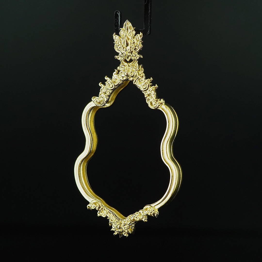 (แบบที่10.2) กรอบเนื้อบรอนซ์ชุบทอง สำหรับองค์พระขนาด ความสูง 4.4 เซนติเมตร ความกว้าง 3.1 เซนติเมตร