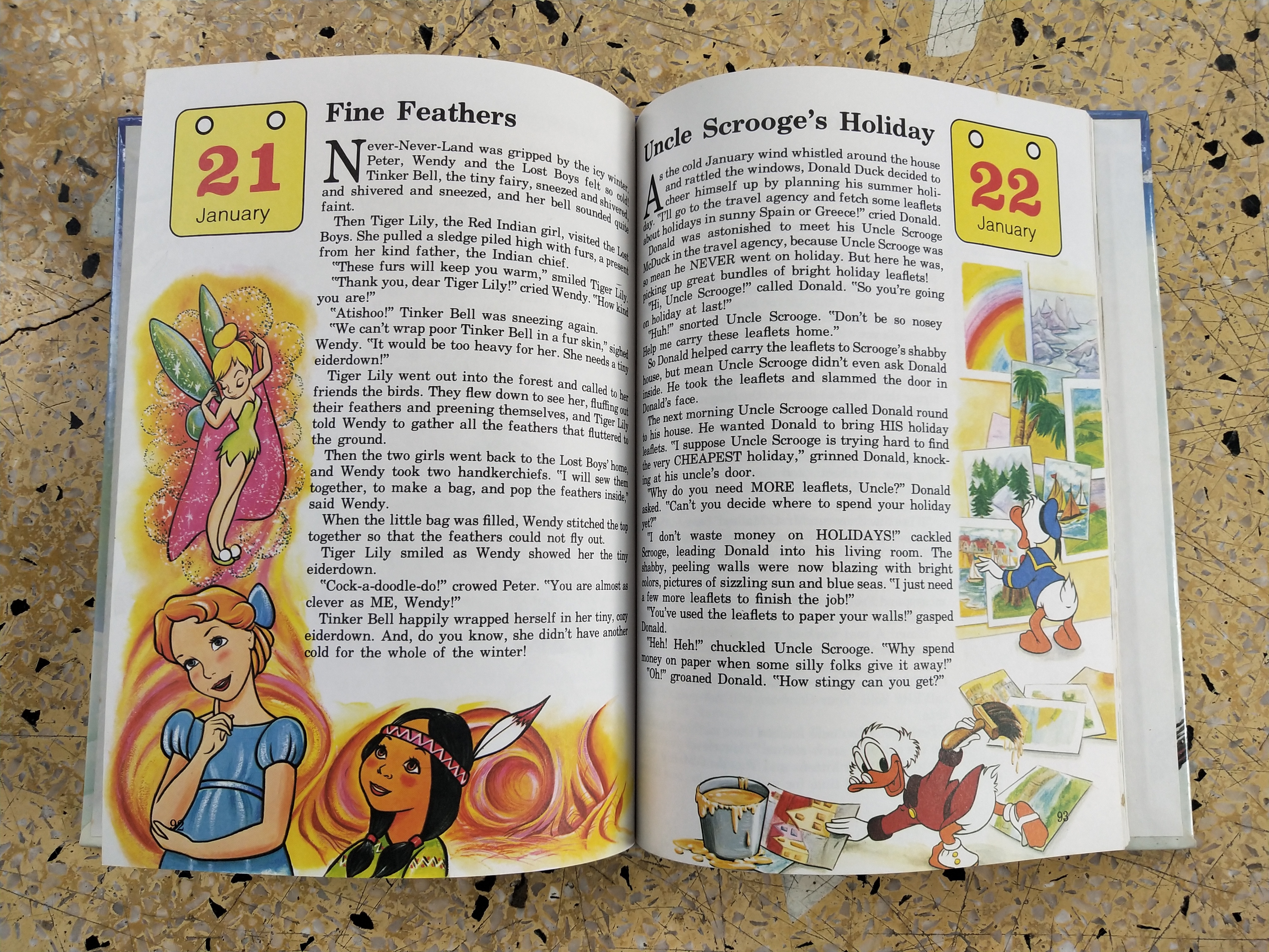 หนังสือภาพการ์ตูนดิสนีย์น่ารัก **หนังสิอเก่า มีตำหนิ โปรดตรวจสอบทุกภาพ ปกแข็ง ฉบับภาษาอังกฤษ เล่าเรื่องราวของทุกวันในฤดูหนาว ผ่านตัวการ์ตูนจากดิสนีย์ Story a Day for every day of the year ,Winter