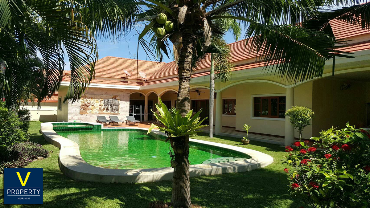 The pool villa for sale