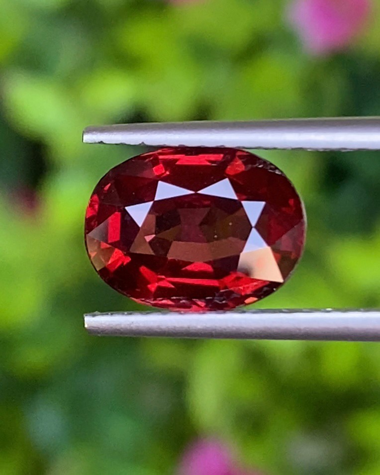 พลอย โรโดไลต์ กาเน็ท Rhodolite Garnet 2.95 กะรัต Cts.พลอยแท้ อัญมณีมงคลประจําวันเกิด เครื่องประดับพลอย