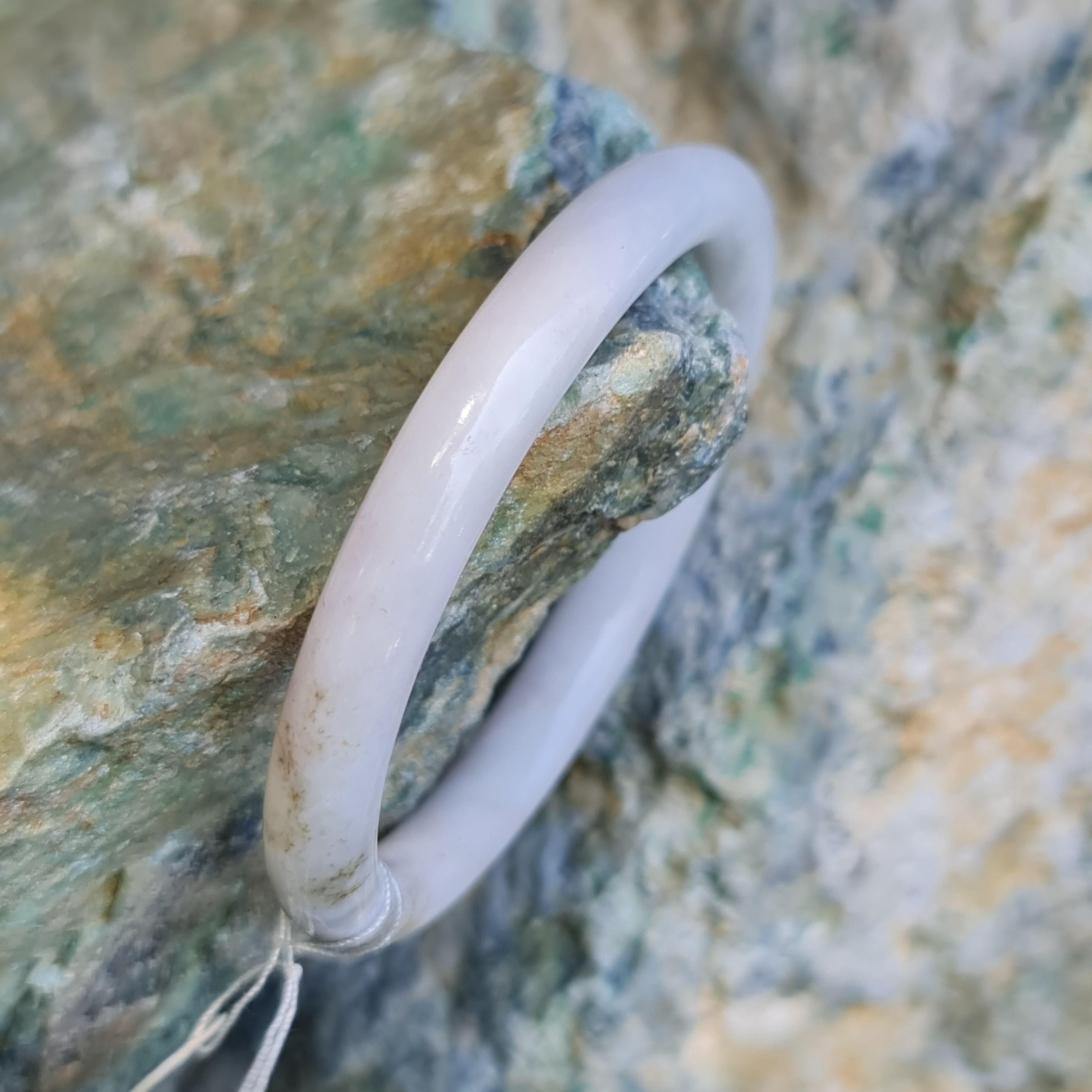 JB6711152 หยก พม่า แท้ Jade กำไลหยก 56.2 มม. (Jadeite bracelet) พม่า (Myanmar)