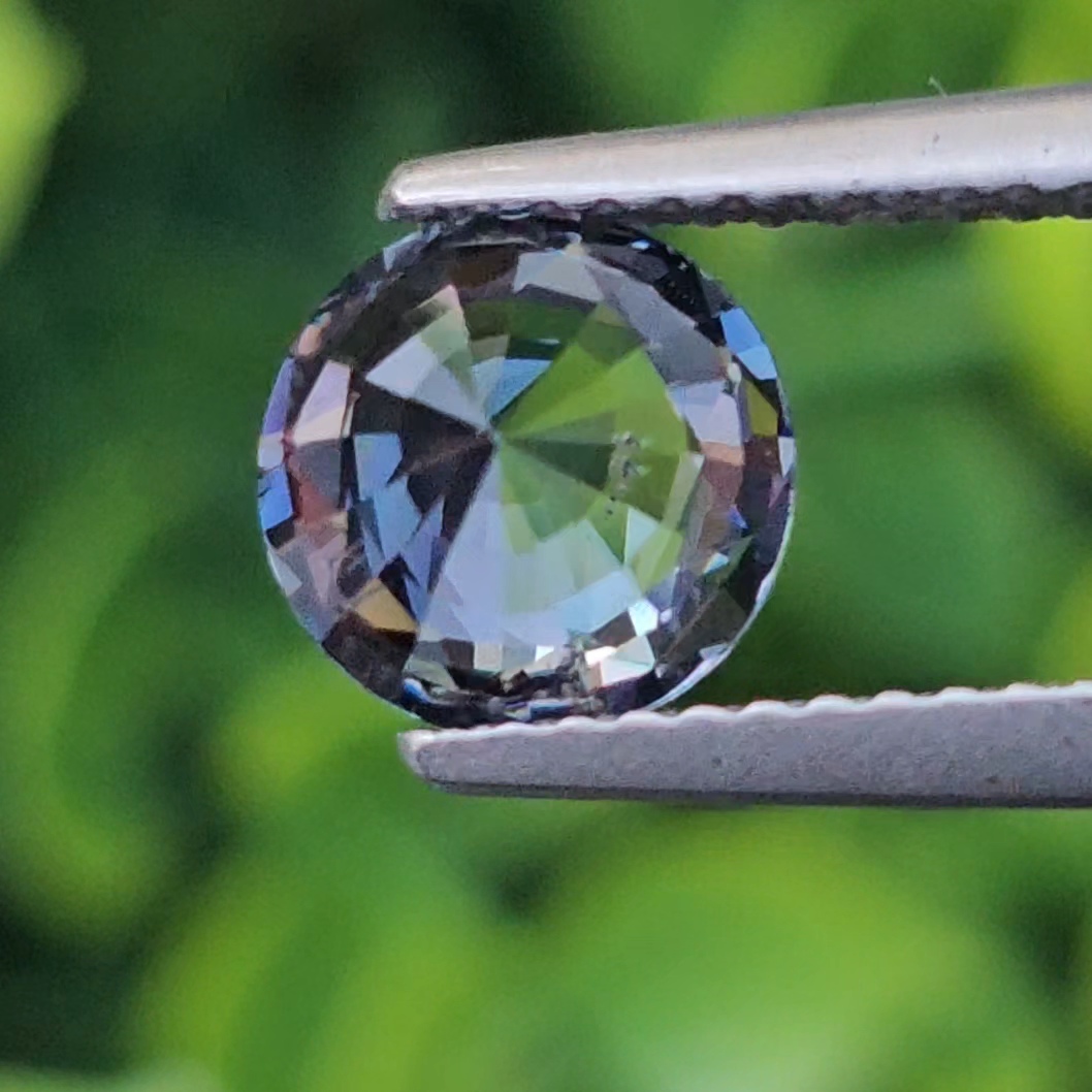 สปิเนล (Spinel ) 1.56 กะรัต (Cts.) พลอยแท้ อัญมณีมงคลประจําวันเกิด เครื่องประดับพลอย