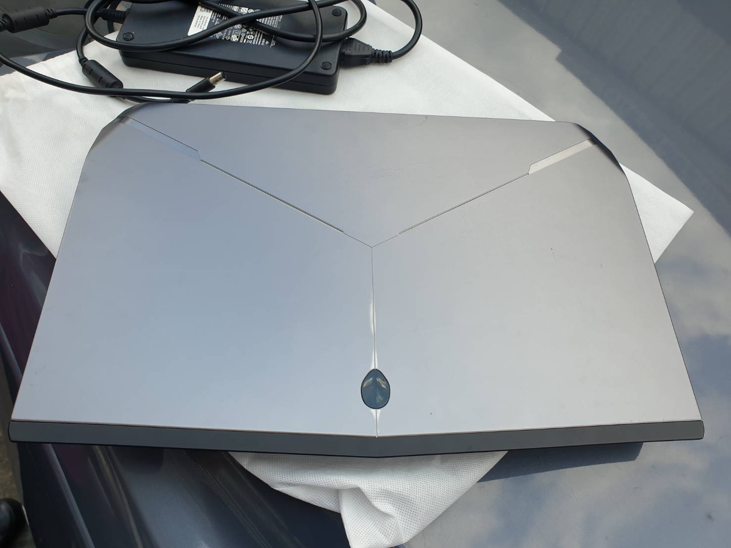Notebook Alienware 17 R3 i7 gen6th Ram16GB m.2 256GB HDD 1TB GTX980M เครื่องสวยเพิ่งเปลี่ยนแบตมา