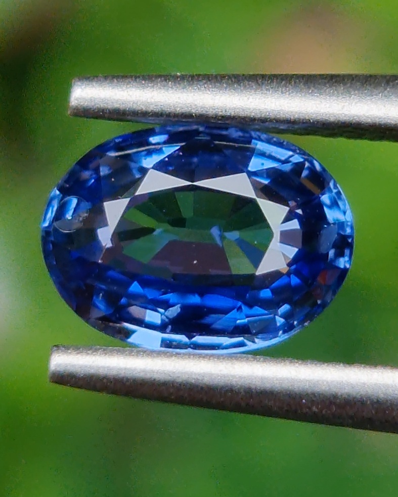 พลอย ไพลิน blue sapphire 1.16 กะรัต cts. พลอยแท้ อัญมณีมงคลประจําวันเกิด เครื่องประดับพลอย