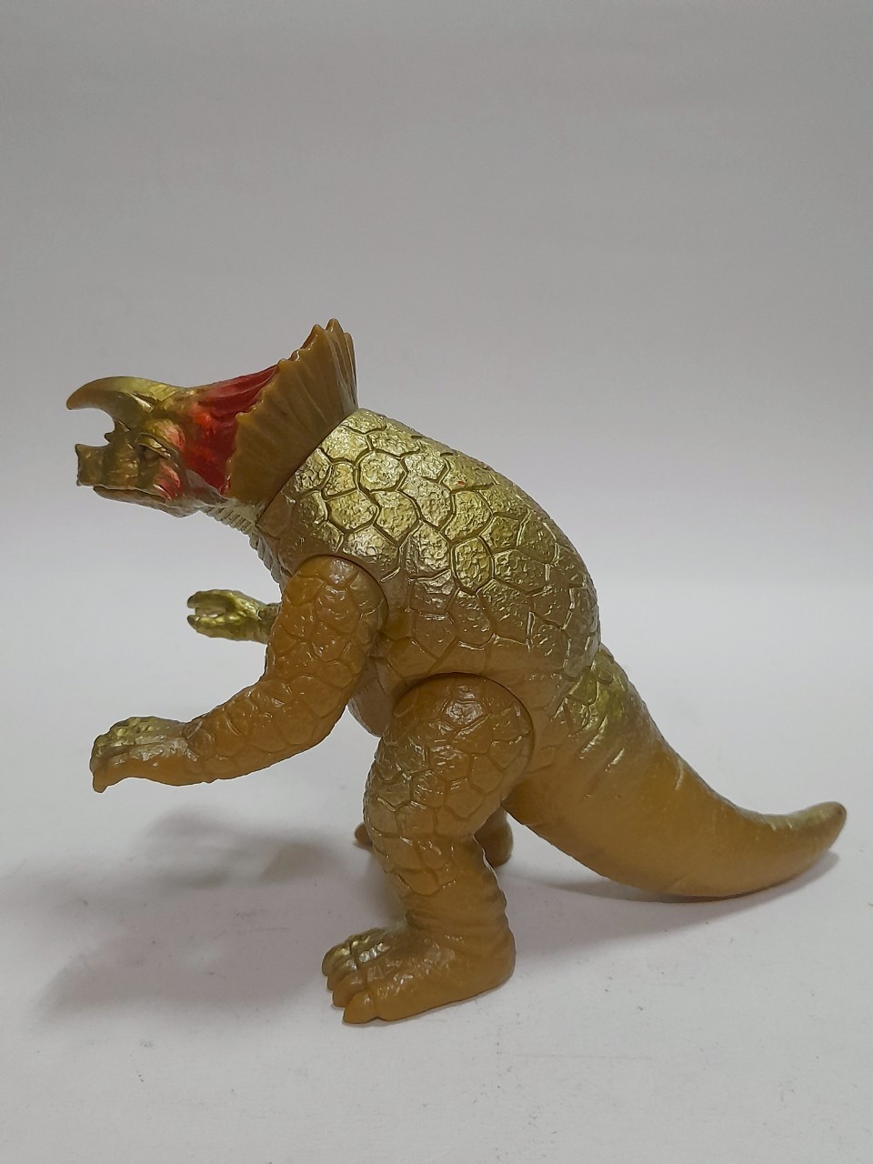 ซอฟ 6.5-7 นิ้ว สัตว์ประหลาดแคปซูล ของอุลตร้าเซเว่น อากิร่า จากอุลตร้าเซเว่น มือสอง สภาพดี มีรอยบ้าง มีปั๊มใต้เท้า