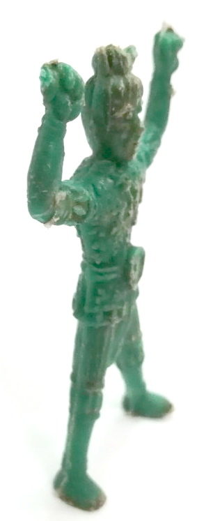 ตุ๊กตาแอ๊นท์ 2นิ้ว แถมขนมถุงถั่ว โกมินทร์ ตุ๊กตุ่นแอนท์งานเก่า ราวปี 2515 (โกมินทร์ รุ่น สยม สังวริบุตร) สภาพเดิมๆ เก่าๆ **ดาบเก่า หักหายตามภาพ