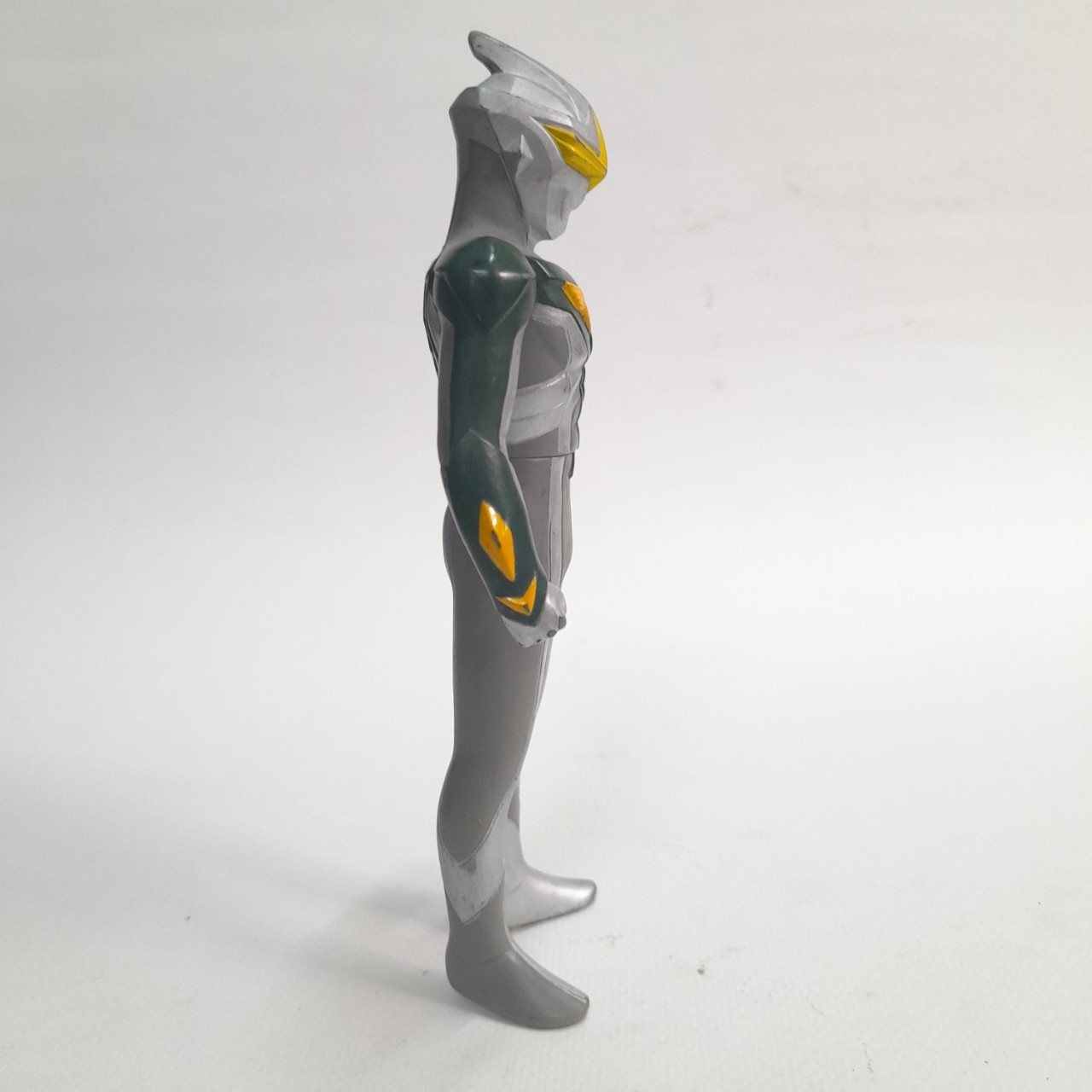 มีหลายภาพ,ซอฟ 6.5-7นิ้ว มิเลอร์ไนท์ 1 ใน4 สมาชิกอัลตืเมท ฟอร์ส เพื่อนอุลตร้าแมนซีโร่ มือสองสภาพดี มีรอยบ้างไม่พบบ่อย