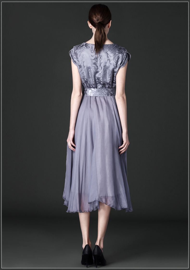 พร้อมส่ง ชุดเดรส/ชุดออกงาน/ชุดทำงาน สีเทา แขนสั้น พิมพ์ลายดอก ชายกระโปรงย้วย พร้อมโบว์คาดเอว (ซิปข้างลำตัว) ** เหลือเฉพาะไซส์ 2XL **