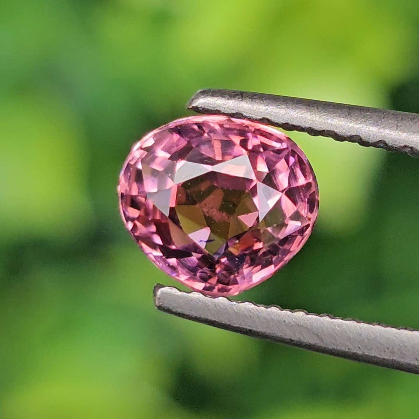 พลอย ชมพู ทัวร์มารีน (Pink Tourmaline) 1.34 กะรัต (Cts.) อัญมณีมงคลประจําวันเกิด เครื่องประดับพลอย