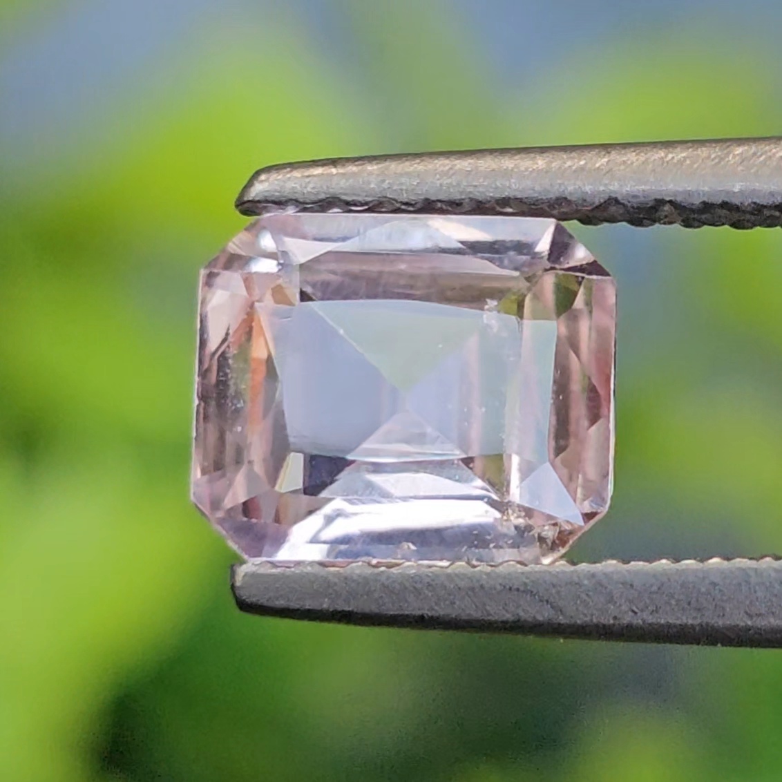 พลอย พัดพารัดชา Padparadscha Sapphire 1.23 กะรัต (Cts.) ดิบ (Unheated) พลอยแท้ อัญมณีมงคลประจําวันเกิด เครื่องประดับพลอย