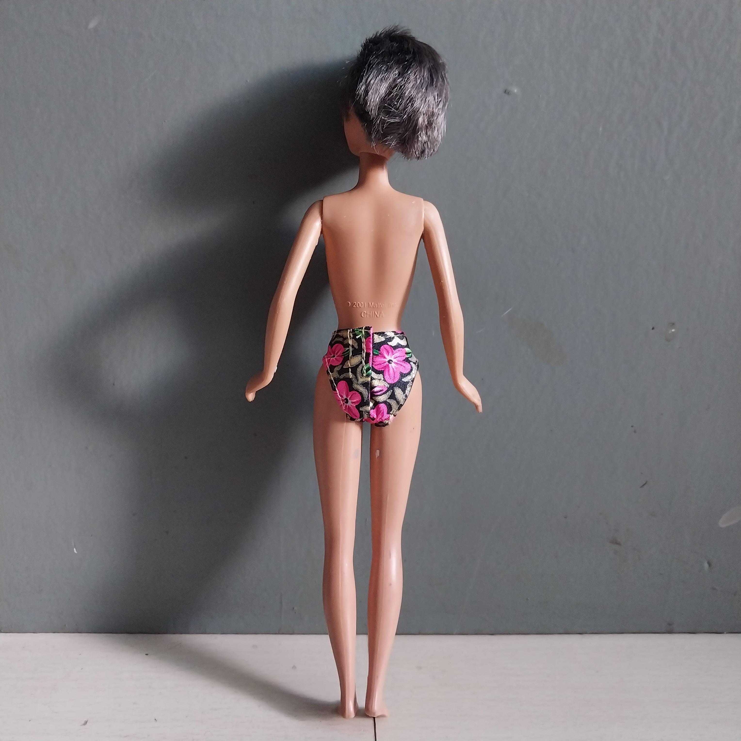 มีหลายภาพ , ตุ๊กตาบาร์บี้หน้าสวย Mattel 2001 ผมถูกตัดสั้น ของมีตามภาพ