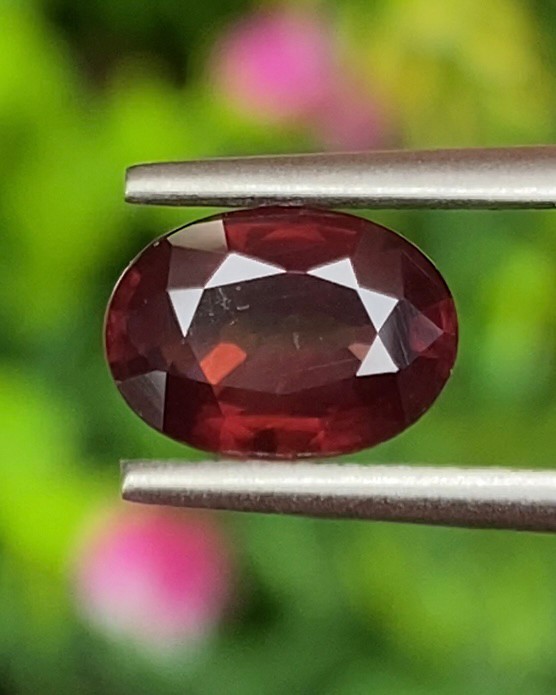 พลอย เพทาย Natural Zircon 2.11 กะรัต (Cts.) พลอยแท้ อัญมณีมงคลประจําวันเกิด เครื่องประดับพลอย