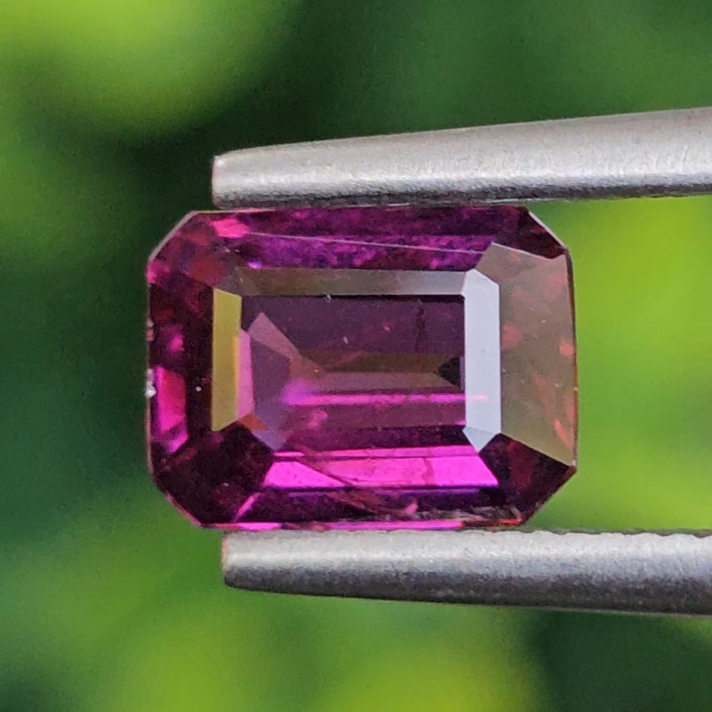 พลอย อุมบาไลต์ การ์เน็ต Umbalite Garnet 1.26 กะรัต (Cts.) ดิบ Unheated ลอยแท้ อัญมณีมงคลประจําวันเกิด เครื่องประดับพลอย