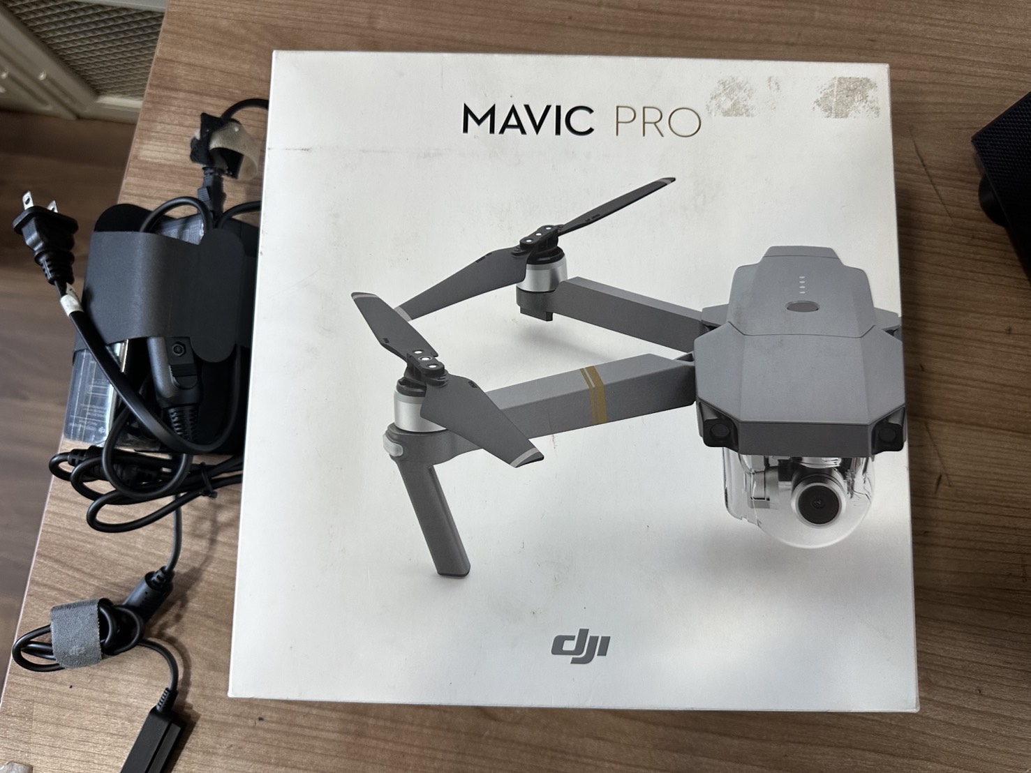 Drone DJI Mavic Pro + อุปกรณ์ควบคุม