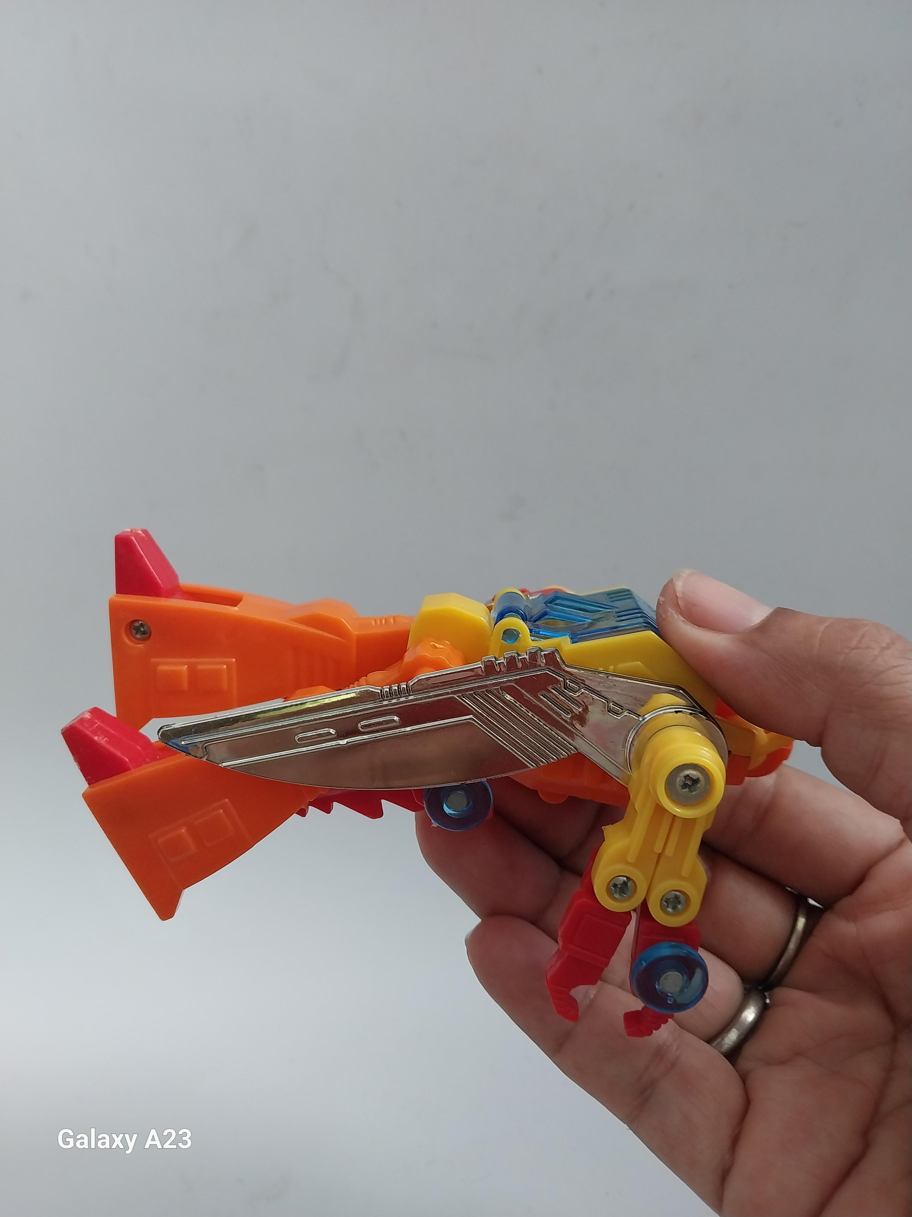 มีหลายภาพ,หุ่นแมลงรุ่นปี70 มีจุดขยับ ขนาดตามภาพ ขิ้นส่วนหลวมบ้าง