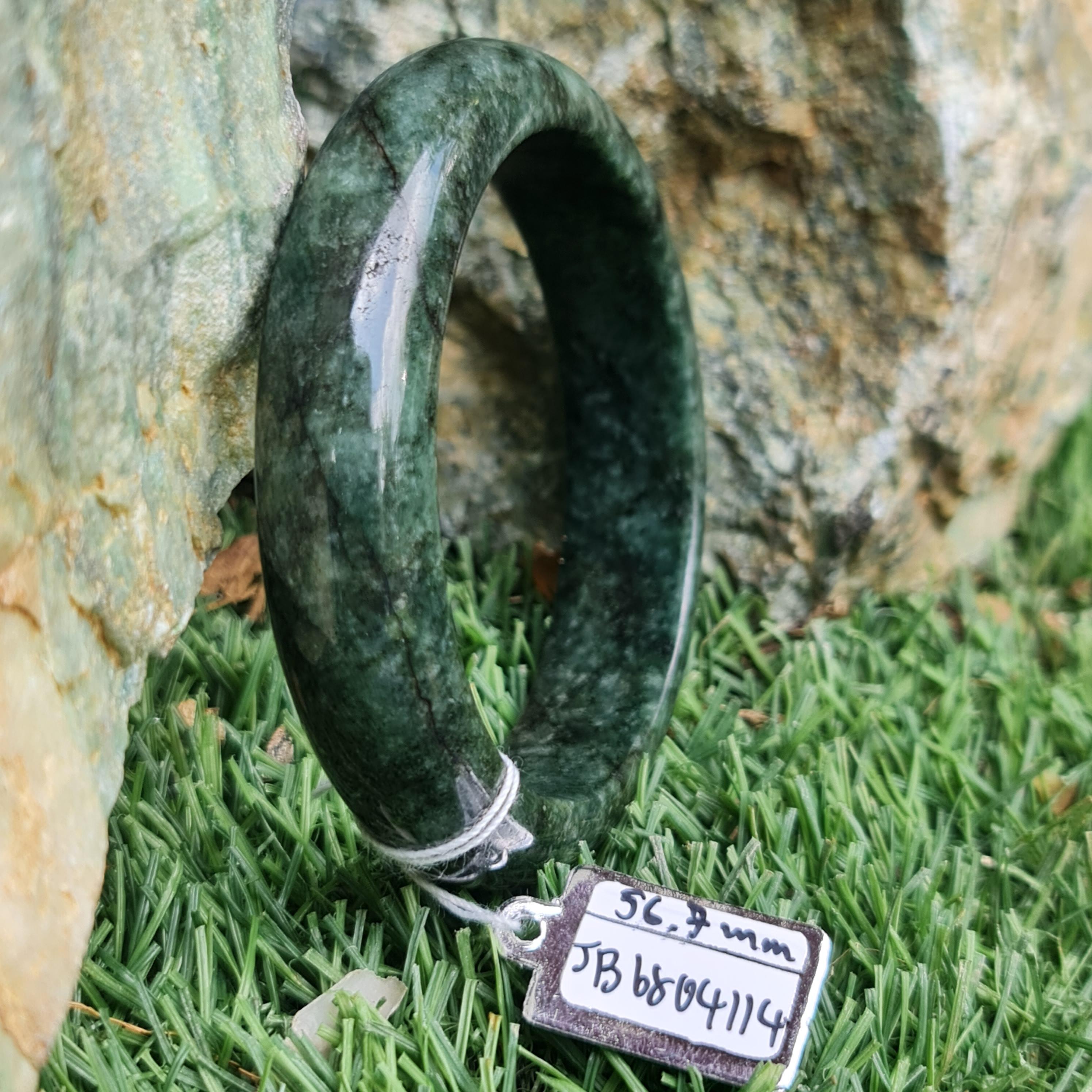 JB6804114 หยก พม่า แท้ Jade กำไลหยก 56.7 มม. (Jadeite bracelet) พม่า (Myanmar)