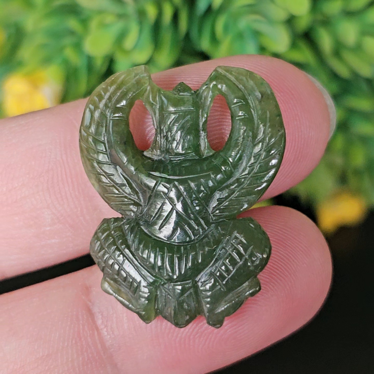 หยกแกะสลัก ครุฑ เนฟไฟรต์ (Nephrite jadeite)