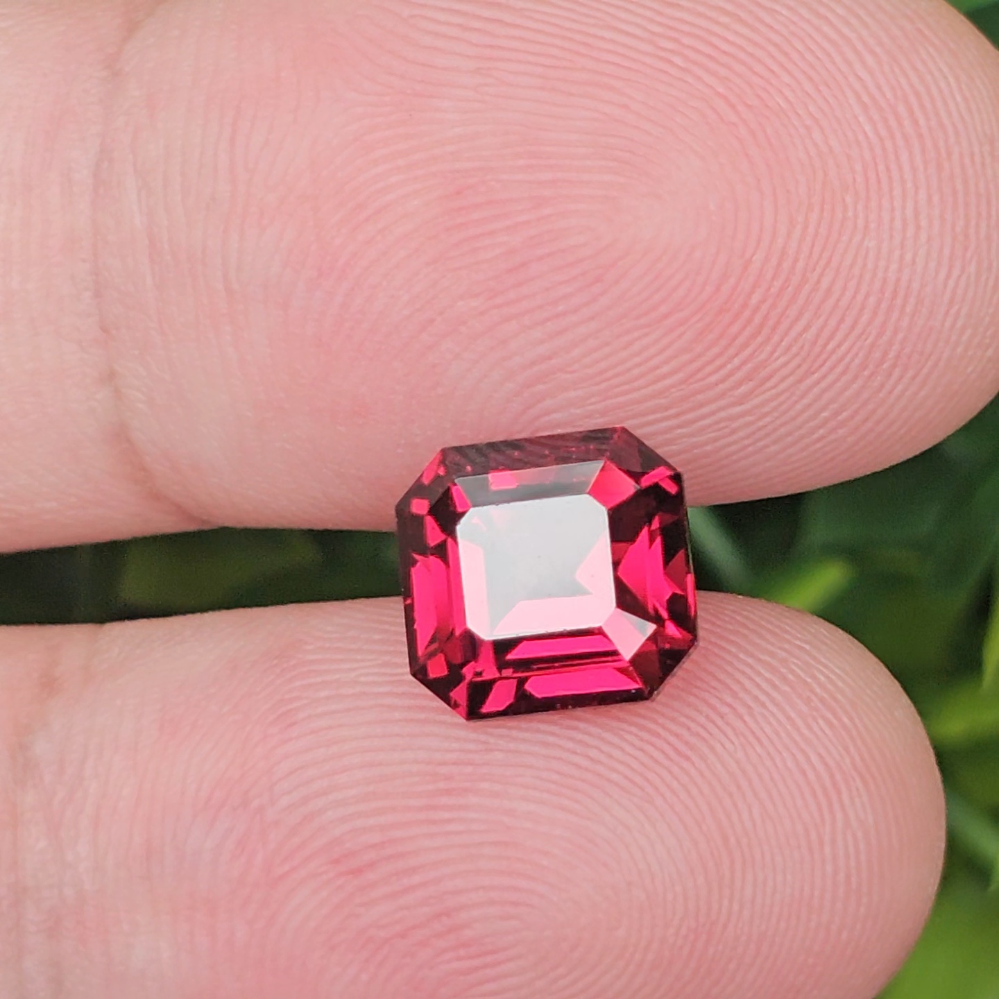 พลอย อุมบาไลต์ การ์เน็ต Umbalite Garnet 4.52 กะรัต (Cts.) ดิบ Unheated พร้อมใบเซอร์ AIG พลอยแท้ อัญมณีมงคลประจําวันเกิด เครื่องประดับพลอย