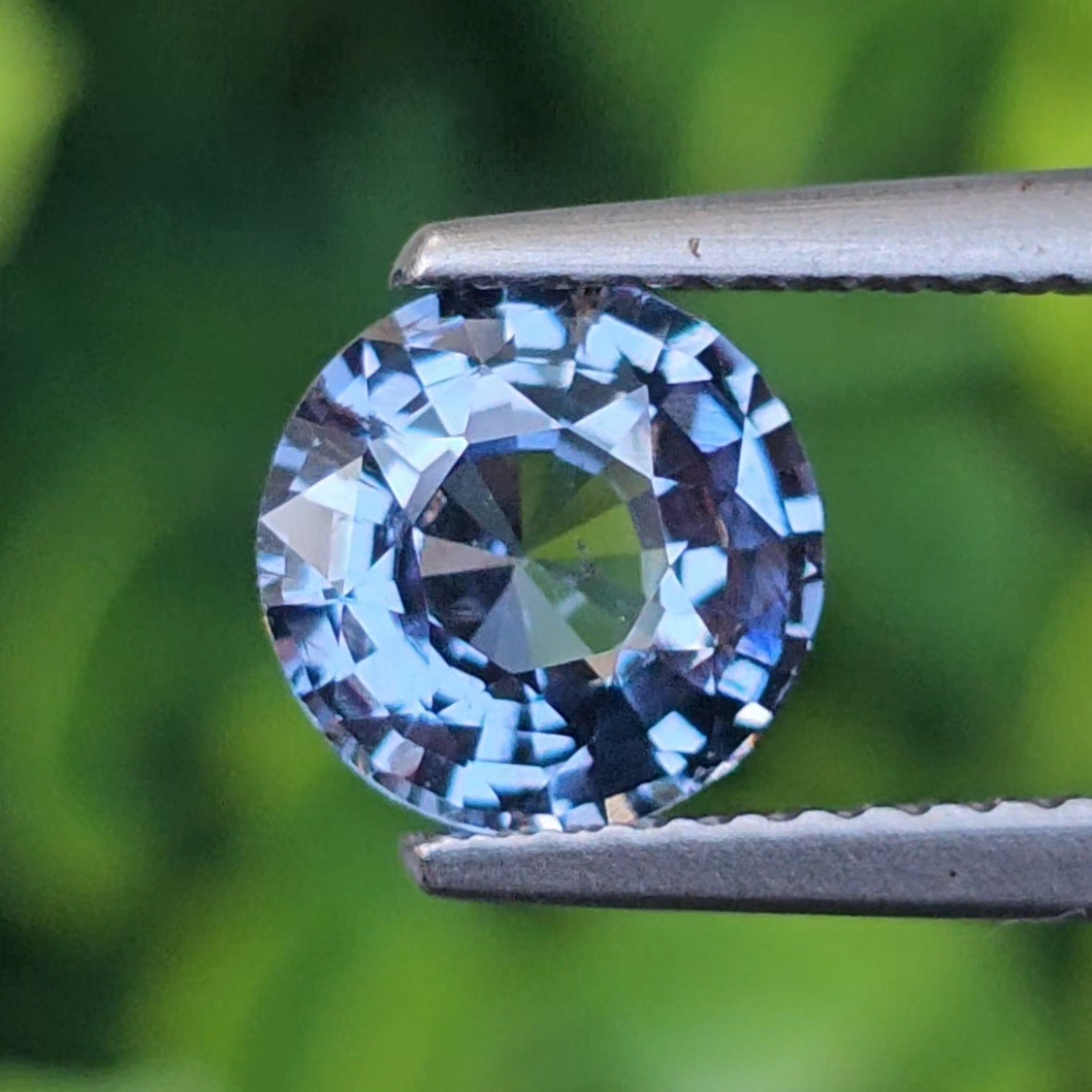 สปิเนล (Spinel ) 1.56 กะรัต (Cts.) พลอยแท้ อัญมณีมงคลประจําวันเกิด เครื่องประดับพลอย