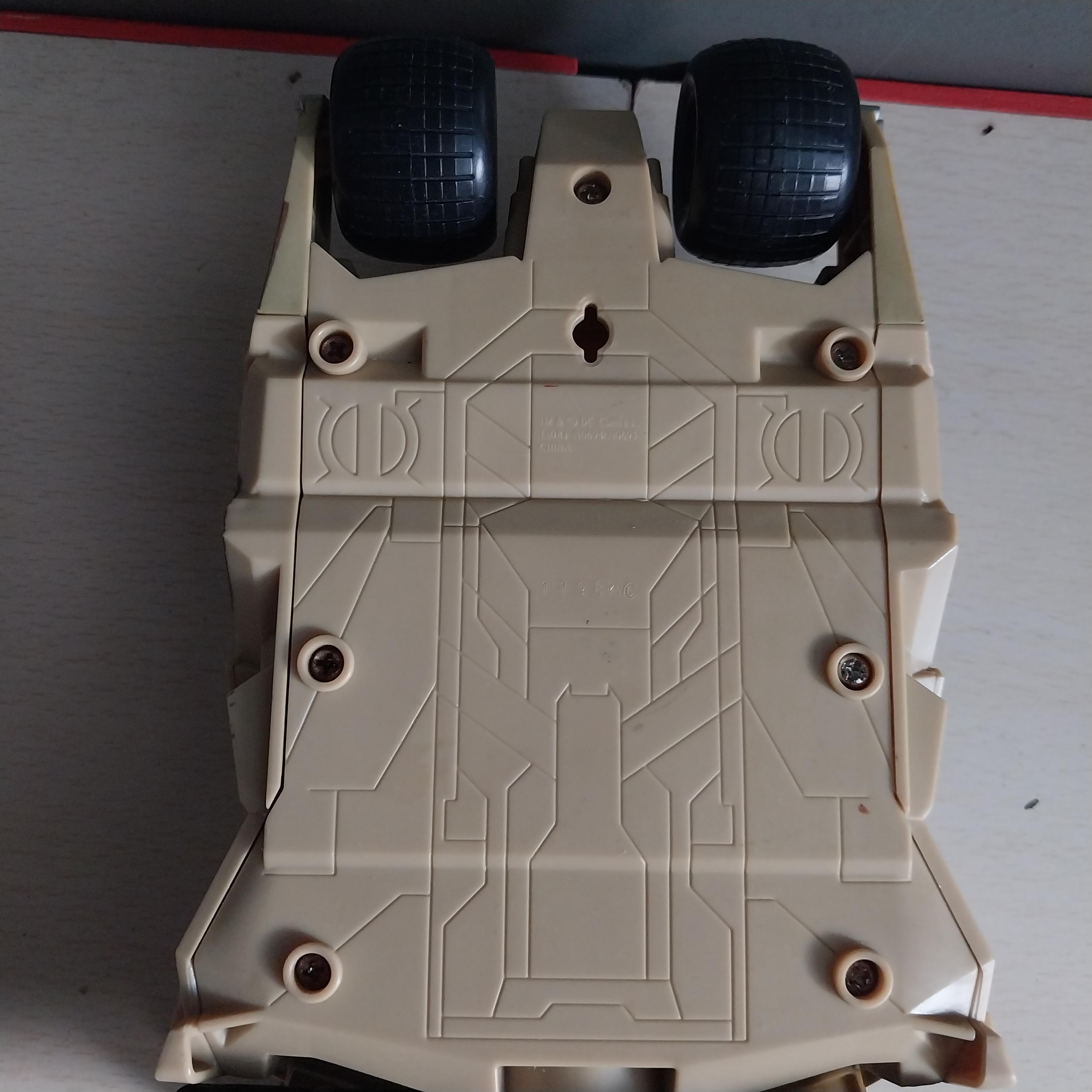 มืหลายภาพ รถแบทแมนขนาดประมาณ22ซม. #Batman The Dark Knight Rises Camouflage Tumbler