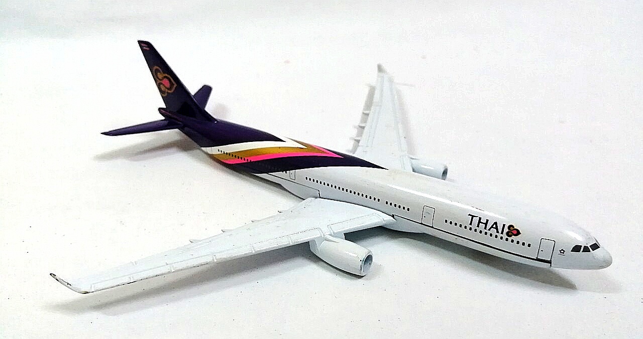 ของสะสม โมเดลเครื่องบินเหล็กการบินไทย, Die cast plane, Thai Airway สีขาว-ม่วง ขนาดตามภาพ**ไม่มีฐาน