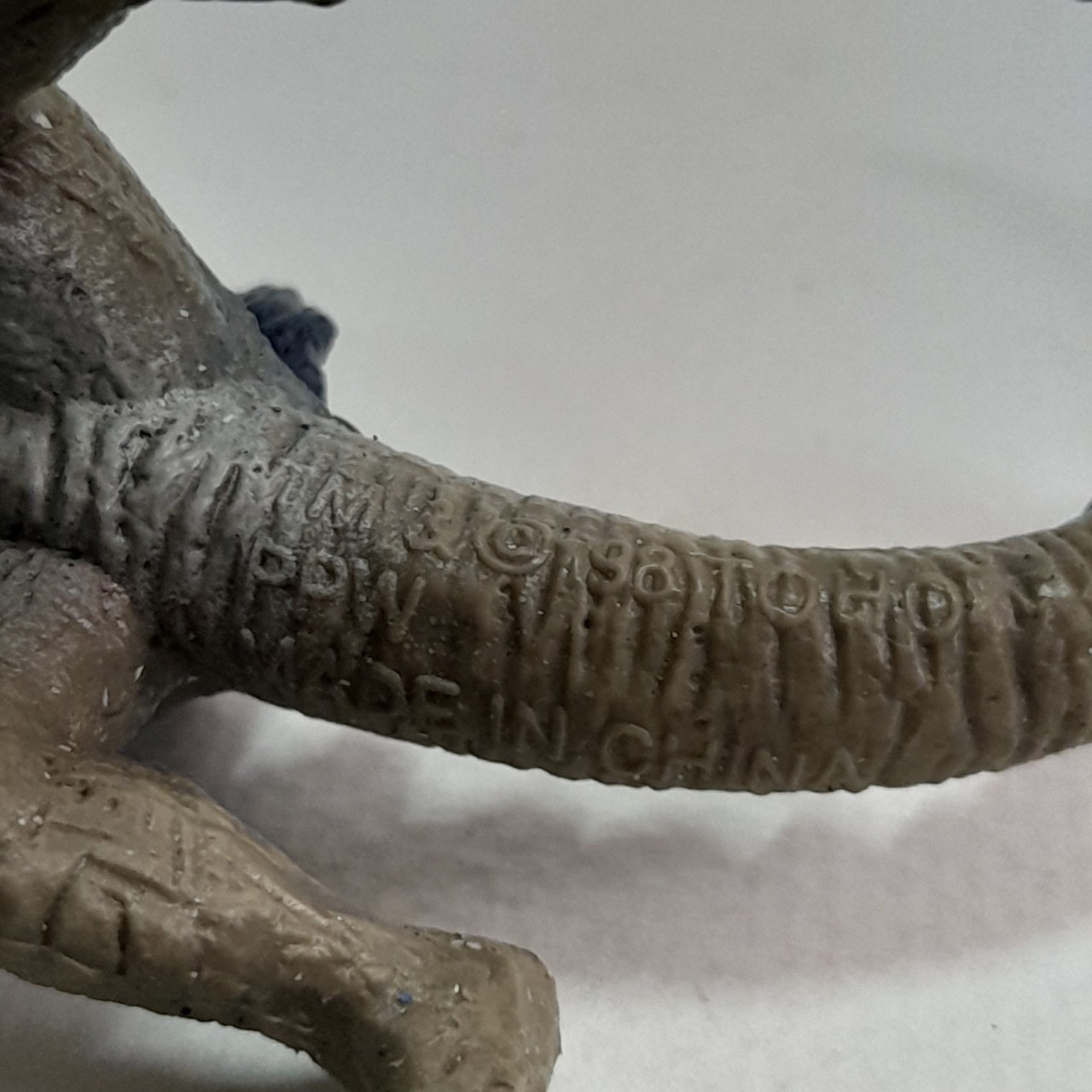 ตุ๊กตายางตัน ซิลล่า (1)จากภาพยนตร์ ก๊อตซิลล่า สไตล์อเมริกัน ขนาดตามรูป มีปั๊ม ไม่มีจุดขยับ ไม่แยกชิ้นทำสีสำเร็จ