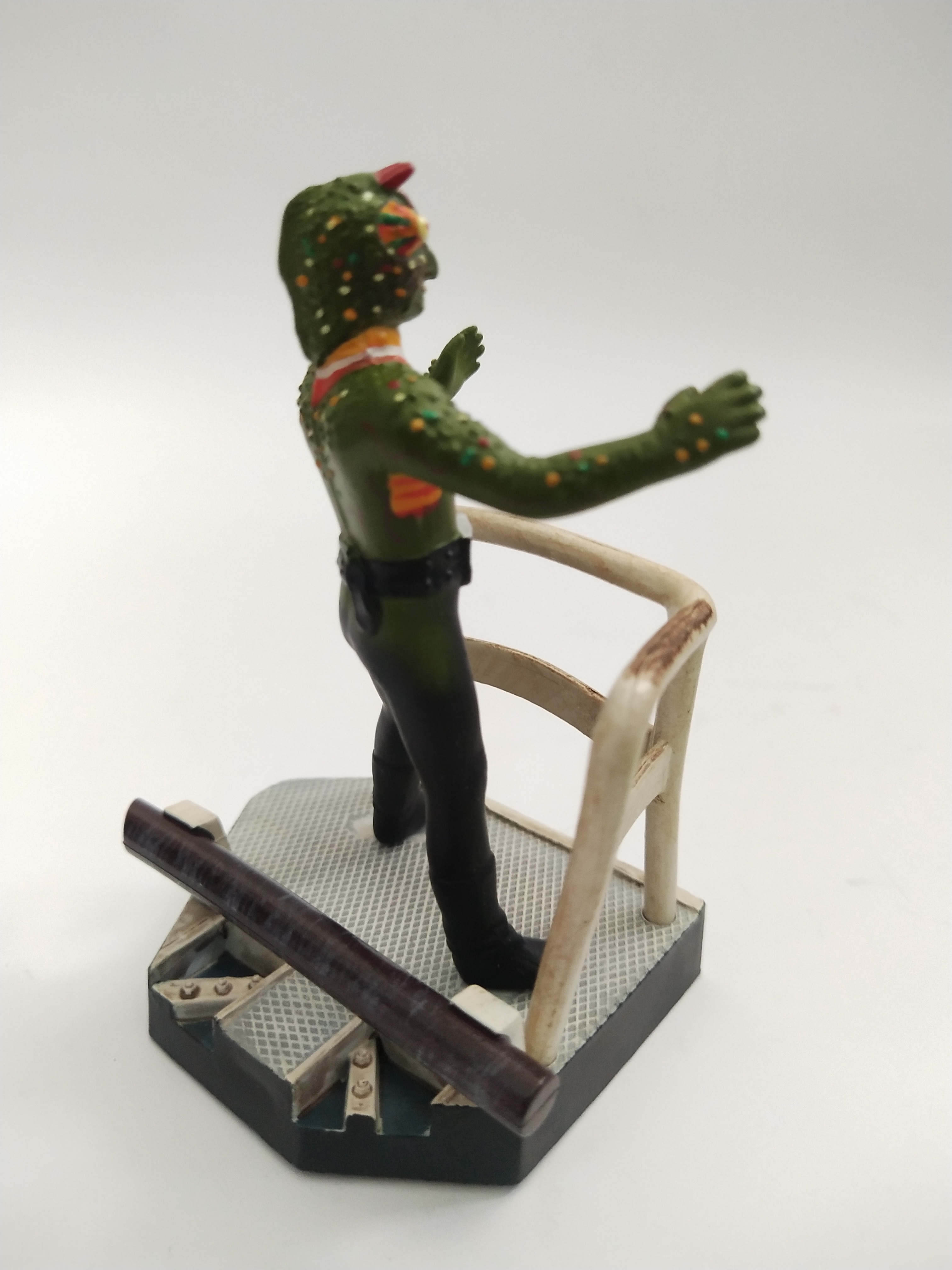 มีหลายภาพ งานฉาก มนุษย์กิ้งก่าคาเมเลี่ยน สัตว์ประหลาดจากไอ้มดแดง ขนาดตามภาพ